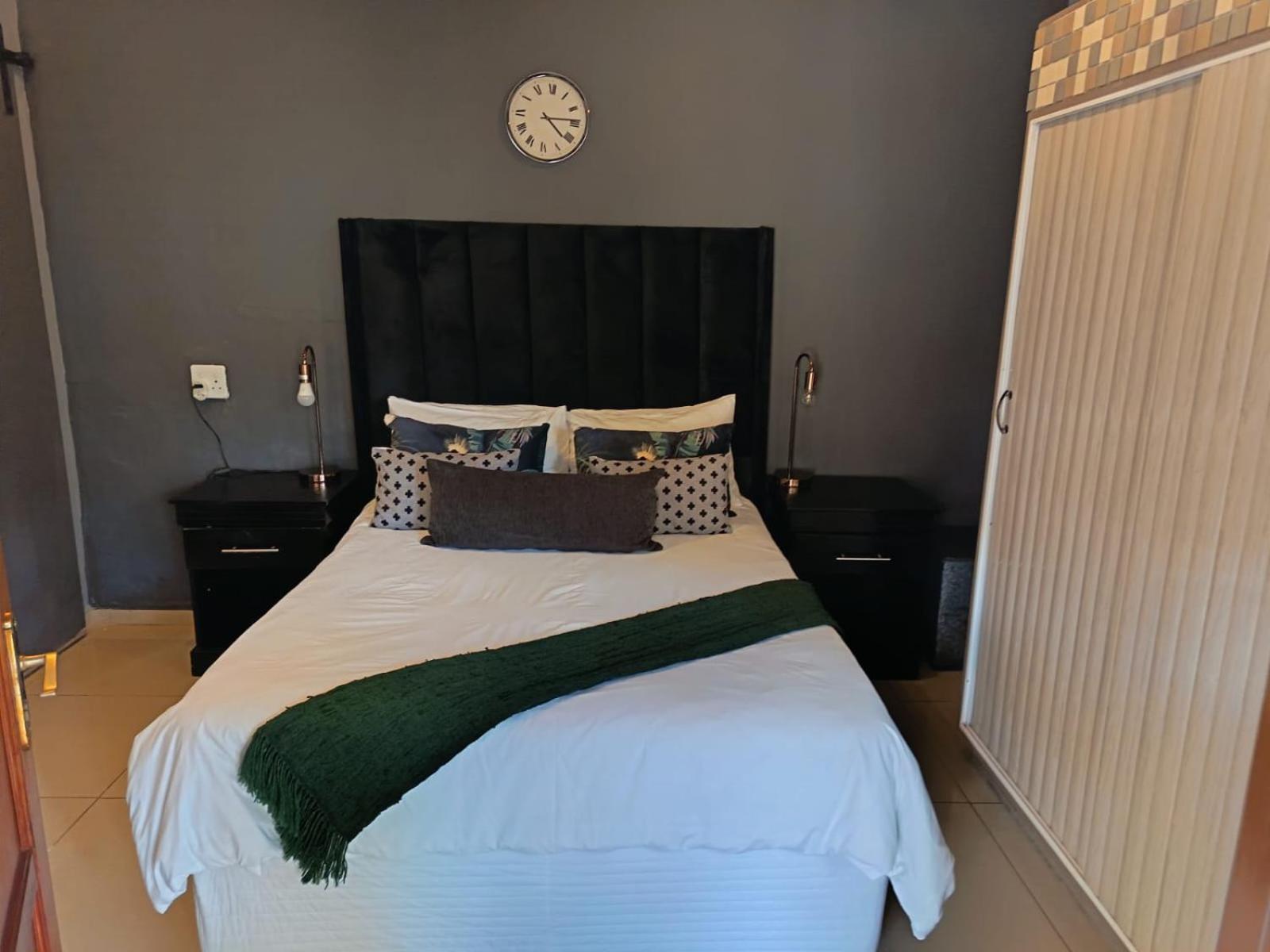 Budget Double Room - Photo 3