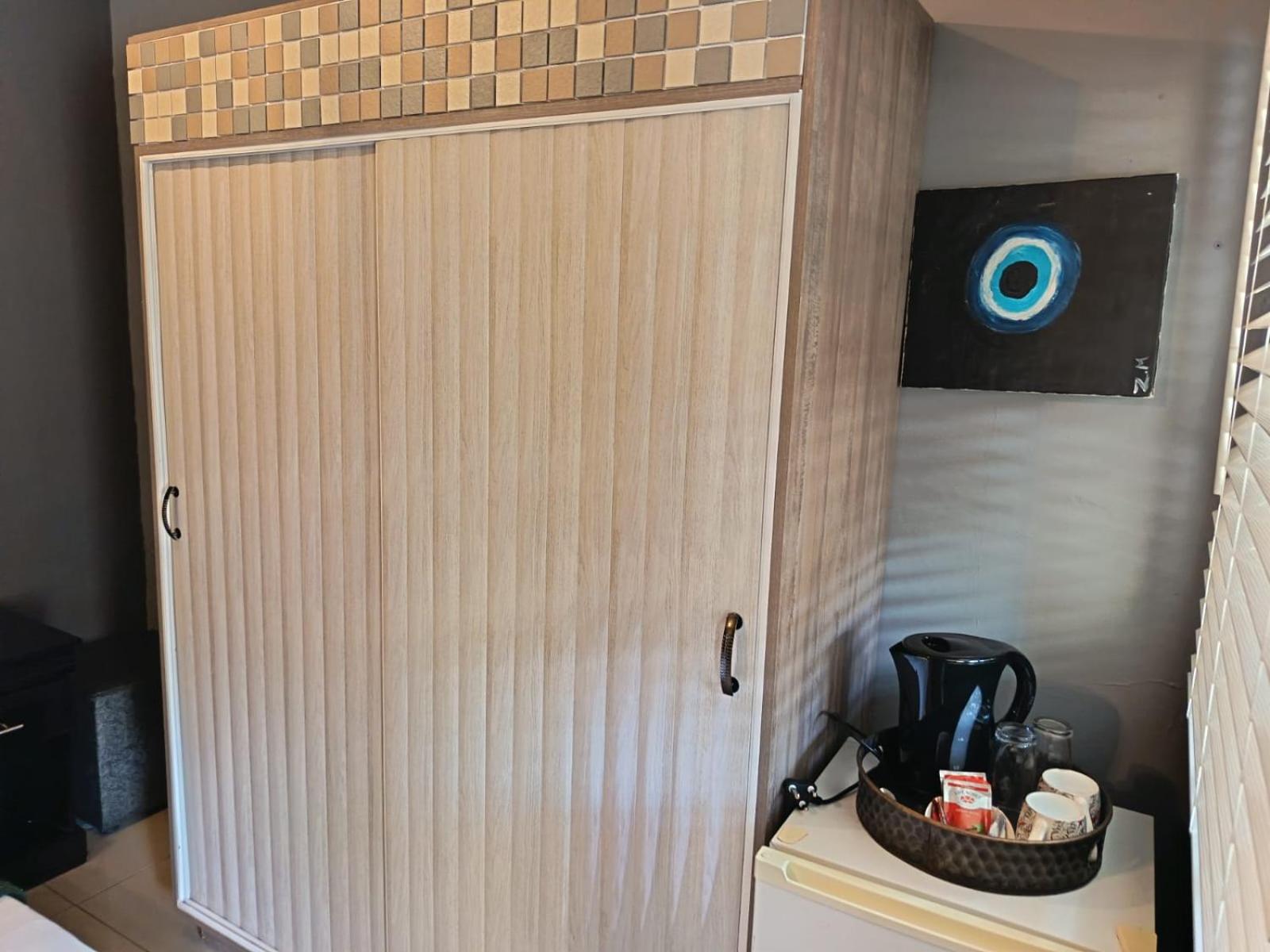 Budget Double Room - Photo 4