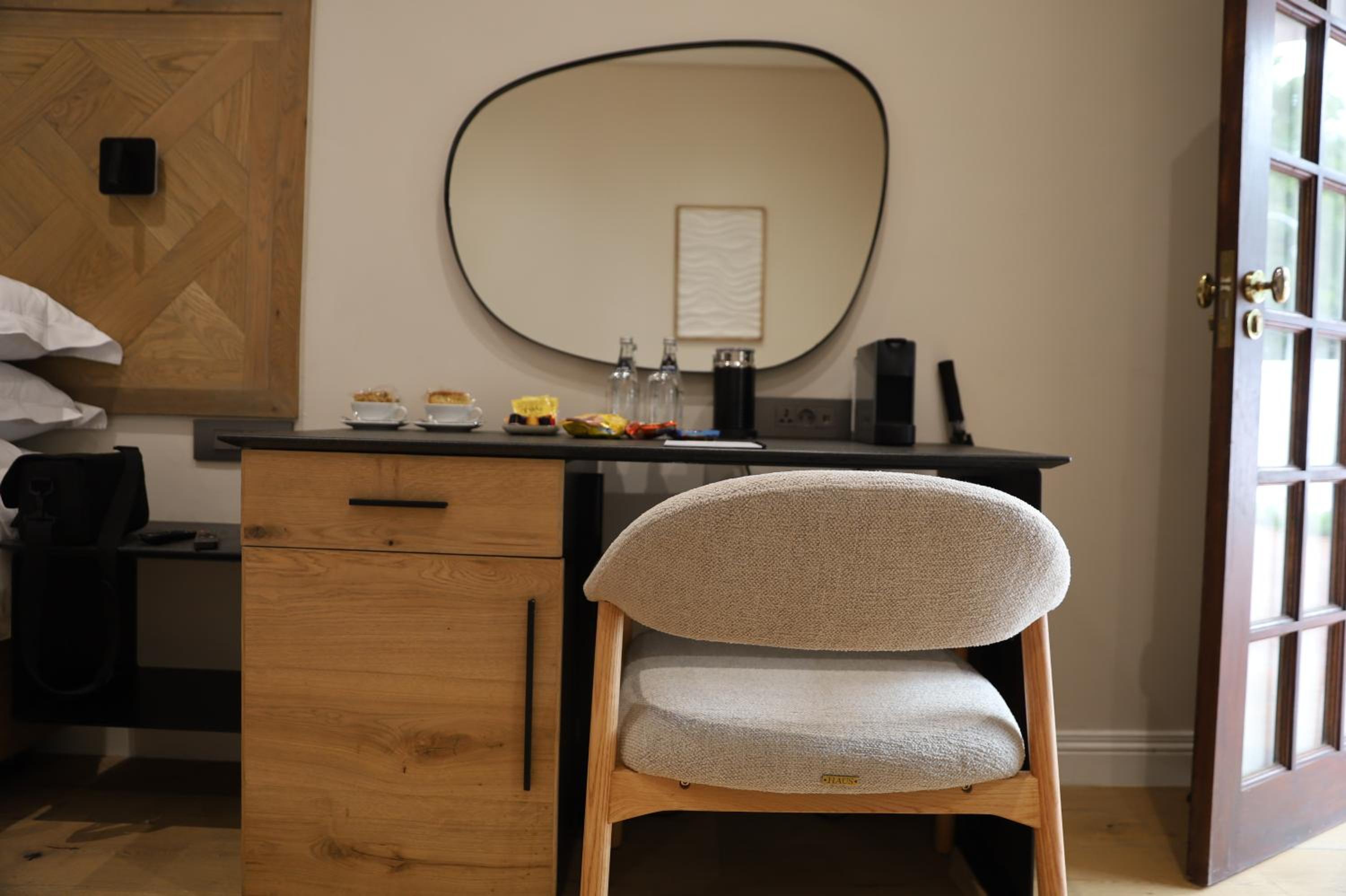 Modern Suite 11 "Cabernet Franc" photo 2