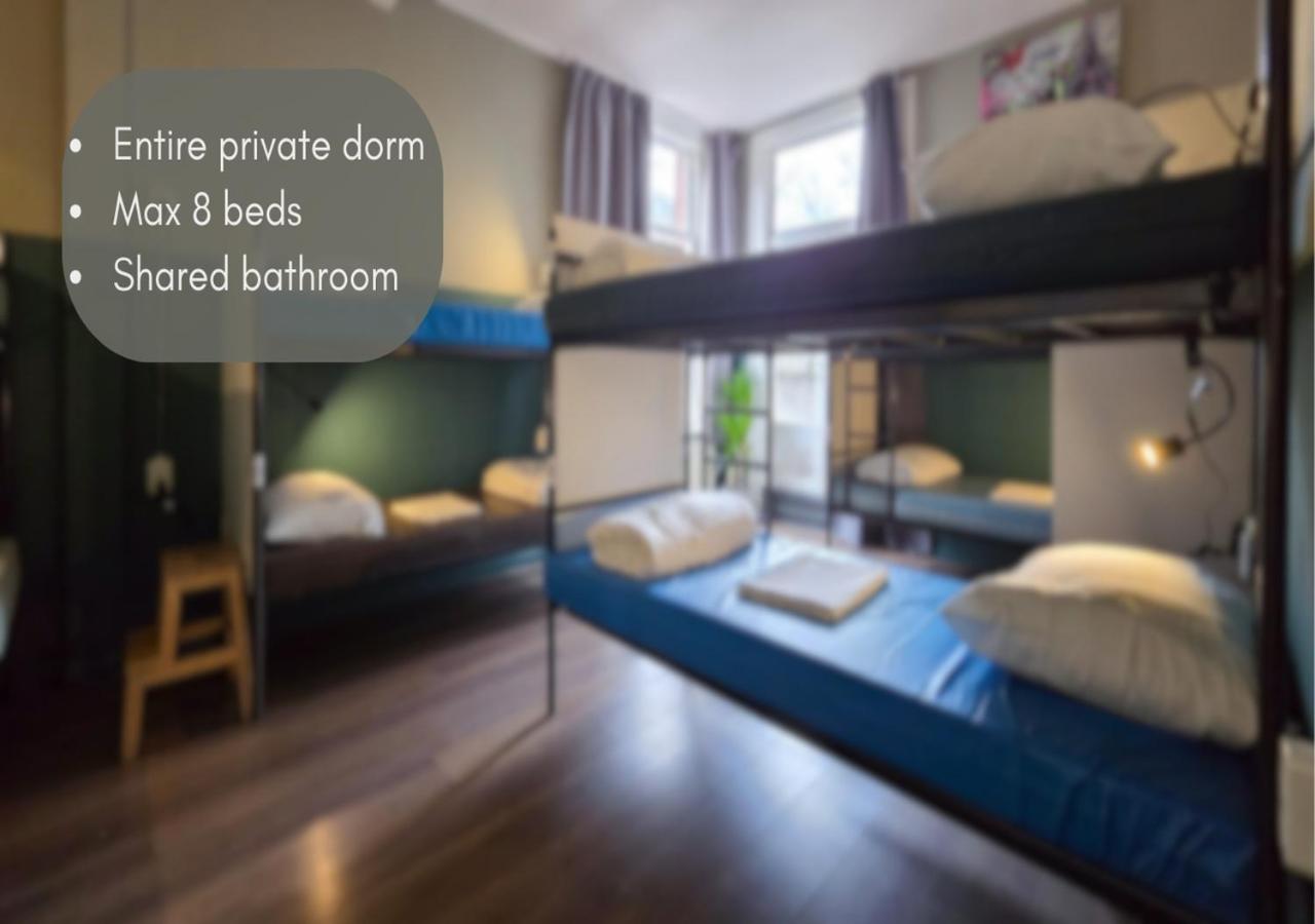 8-Bed Mixed Dormitory Room photo 3