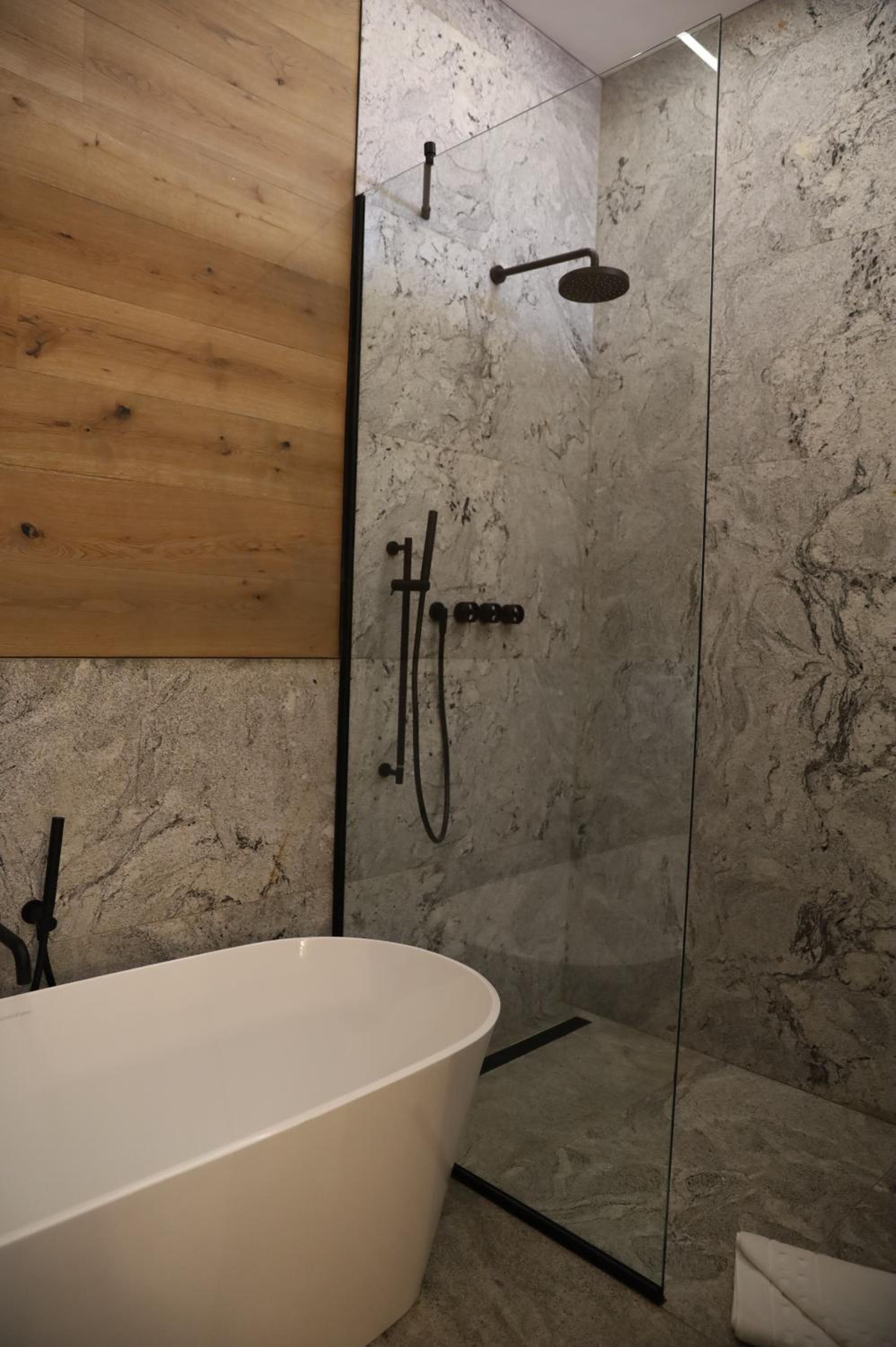 Modern Suite 10 "Mourvedre"