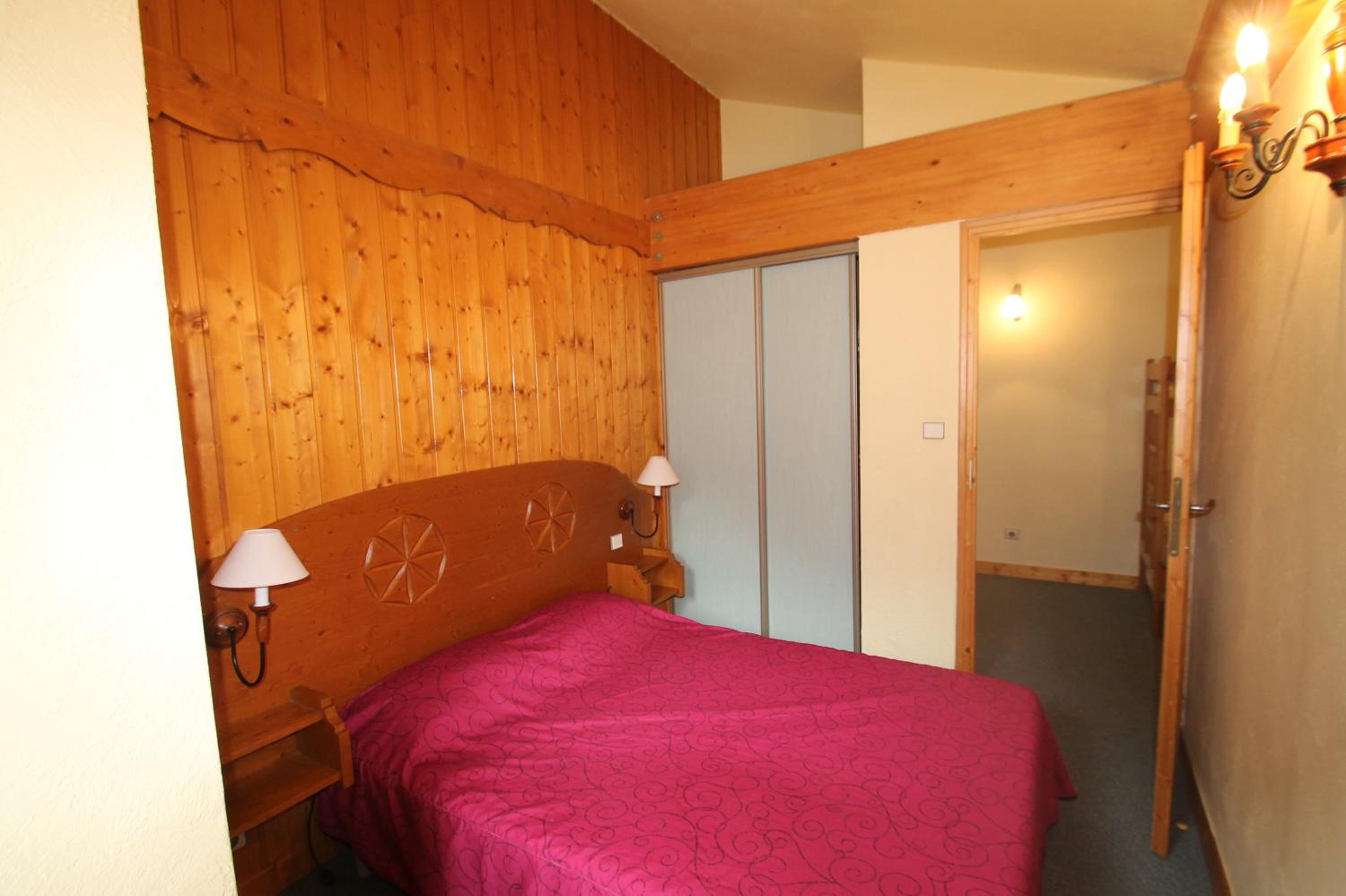 One-Bedroom Apartment with Balcony photo 3