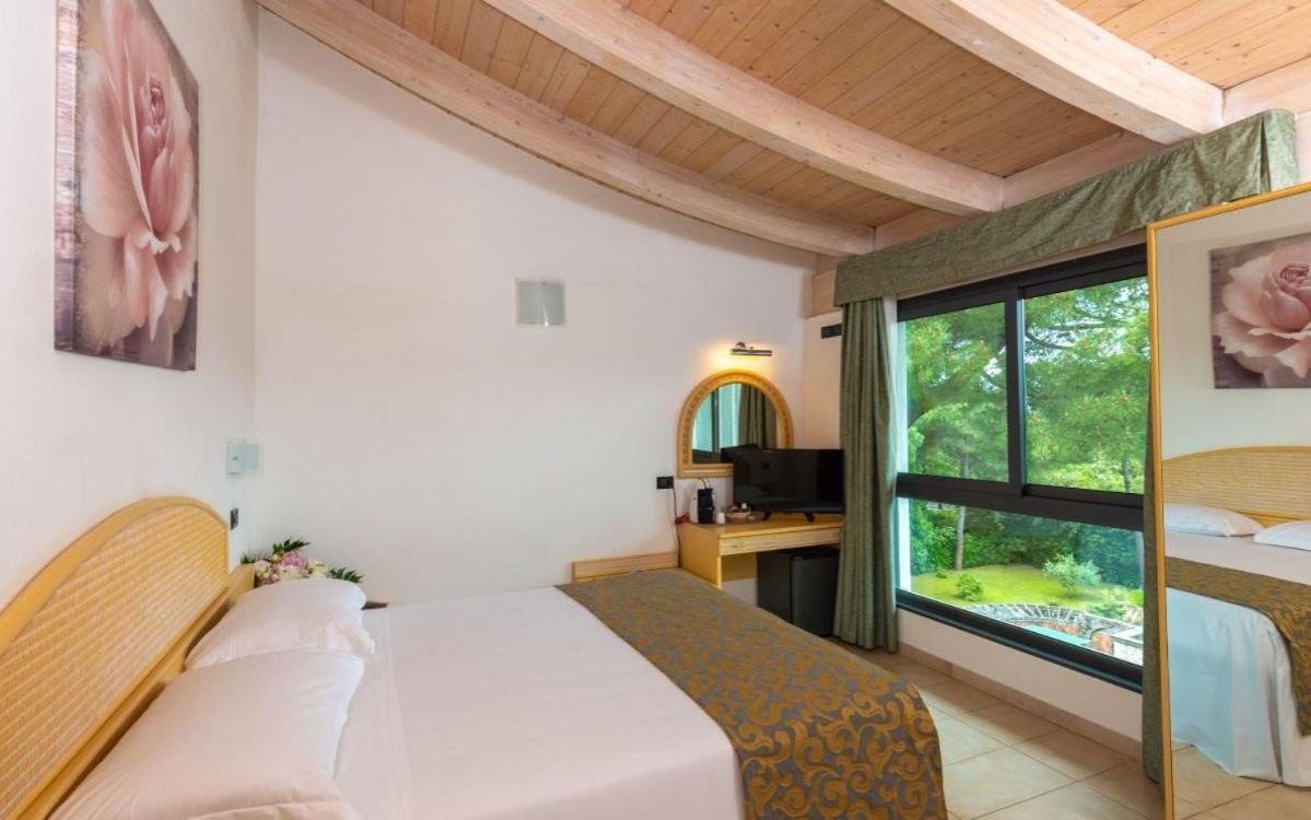 Queen Room - Photo 2