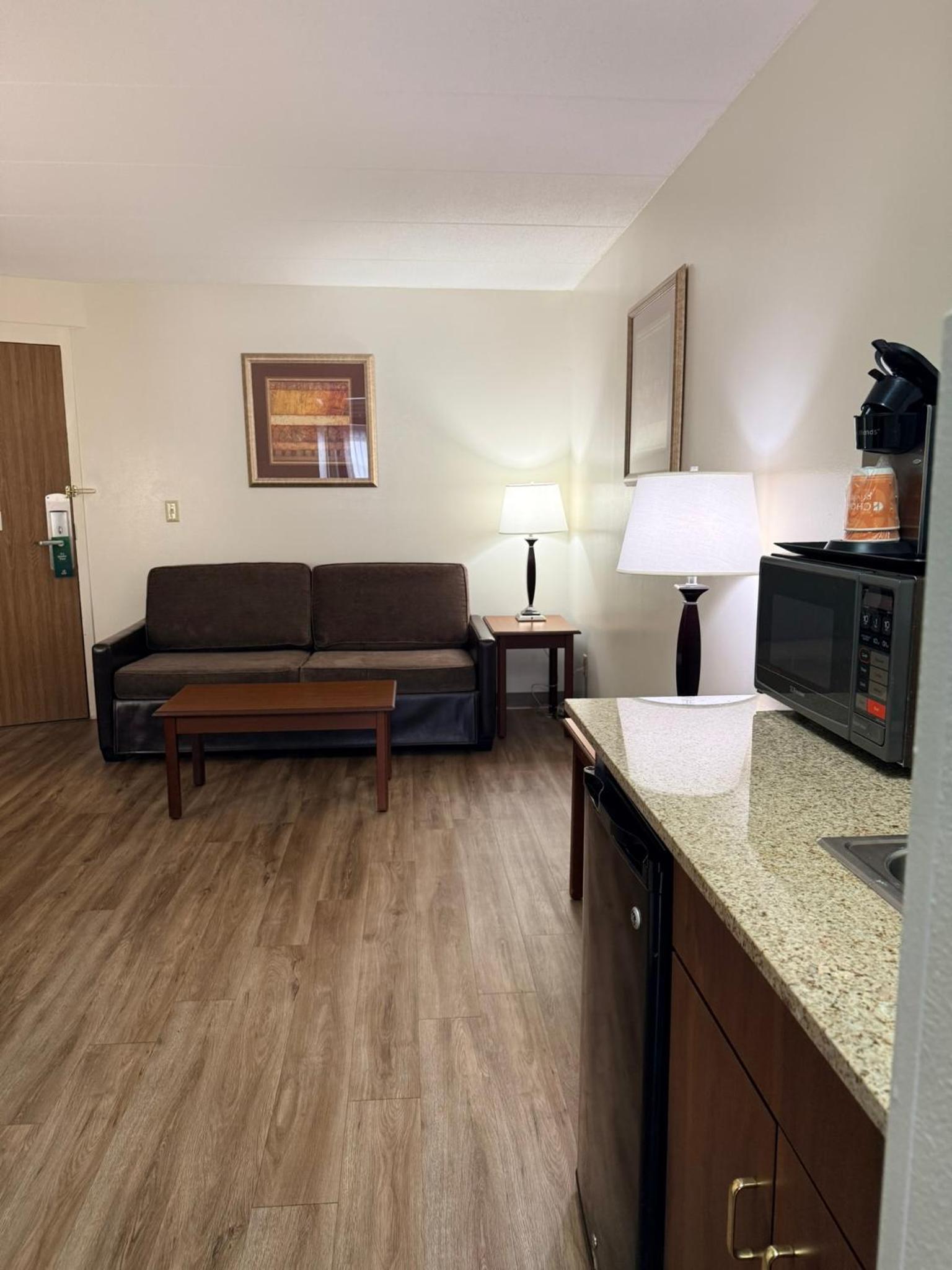 King Suite Nonsmoking photo 1