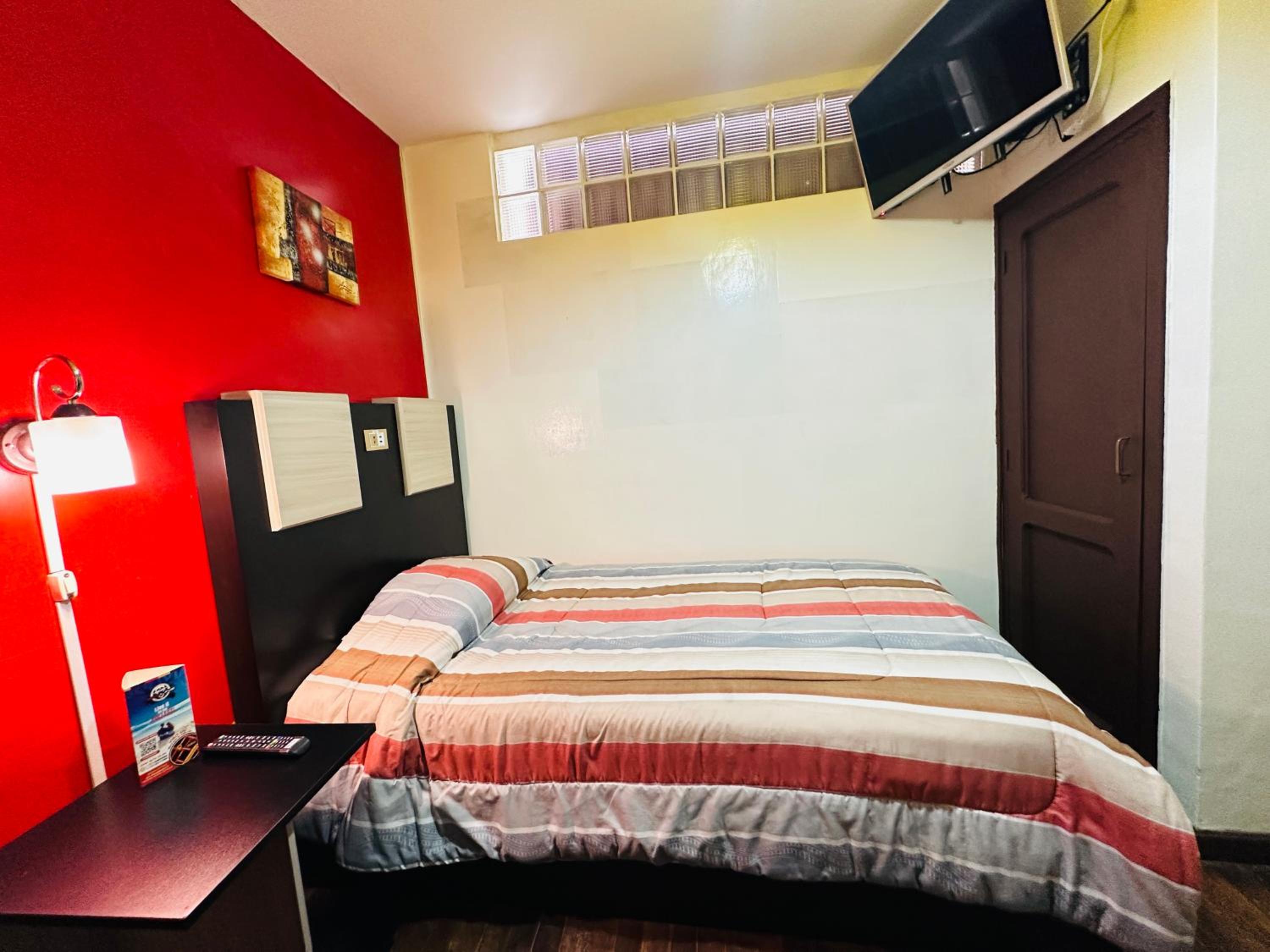 Standard Single Room with Shared Bathroom photo 2