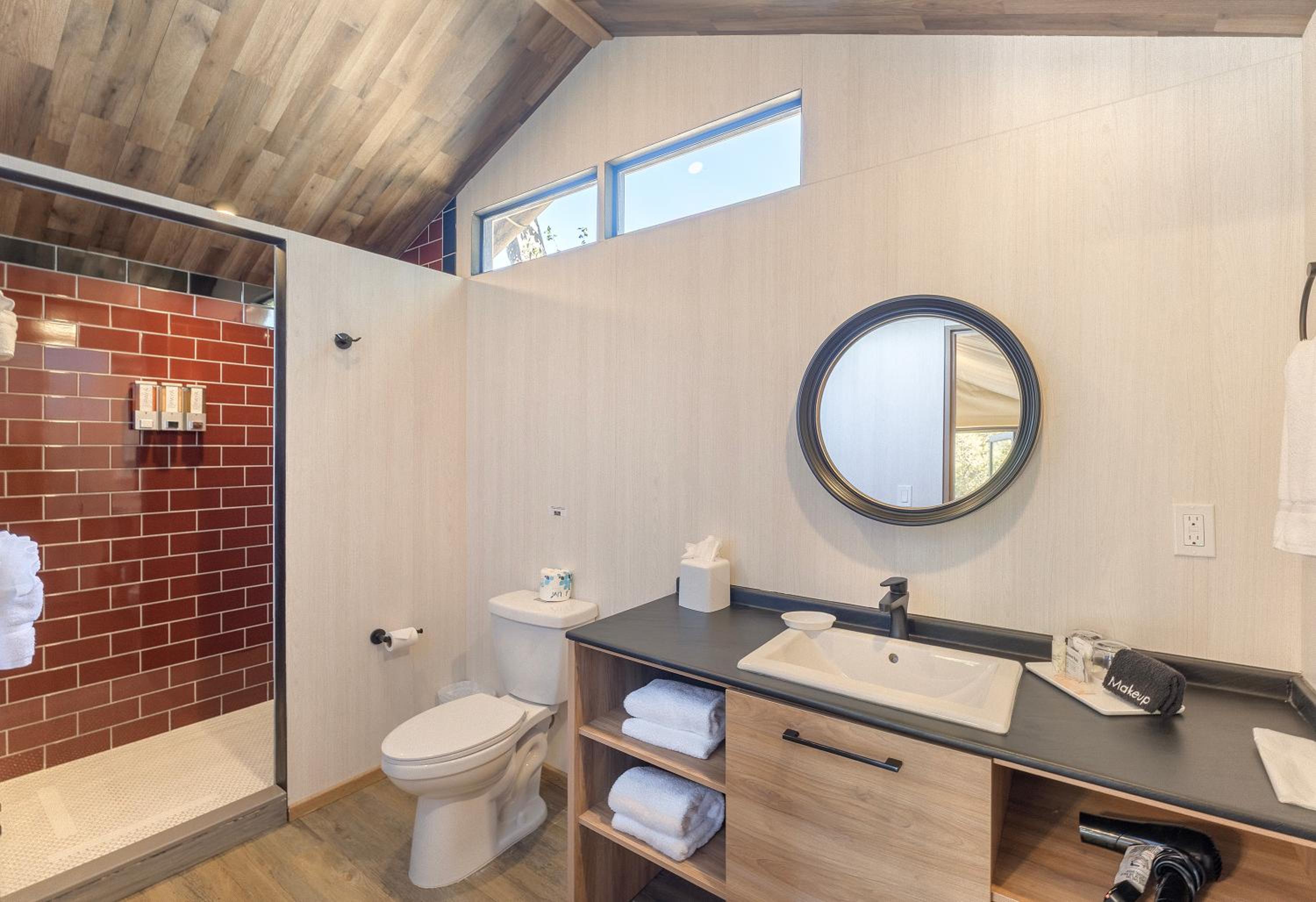 Glamping Cabin- 3 beds photo 1