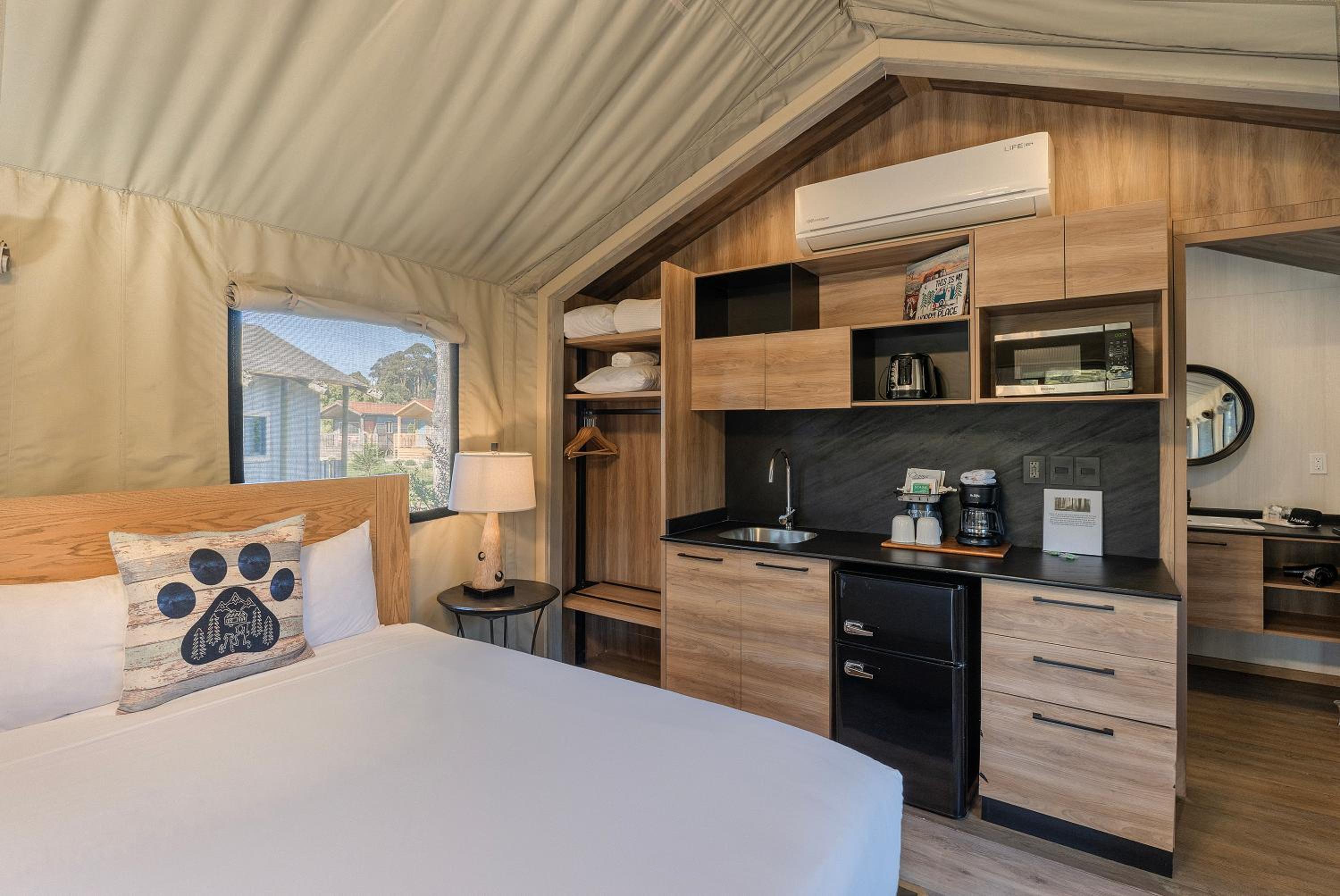Glamping Cabin- 3 beds photo 3