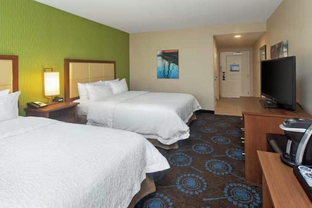 Premium Queen Studio with Two Queen Beds - Non-Smoking - Photo 1