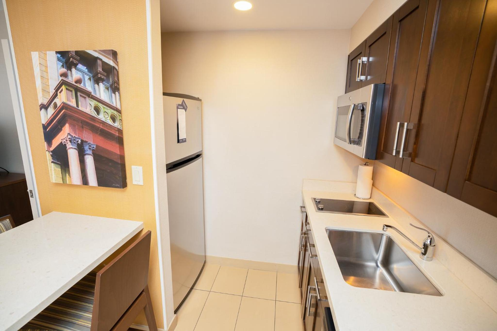 Premium King Studio Suite - Non-Smoking