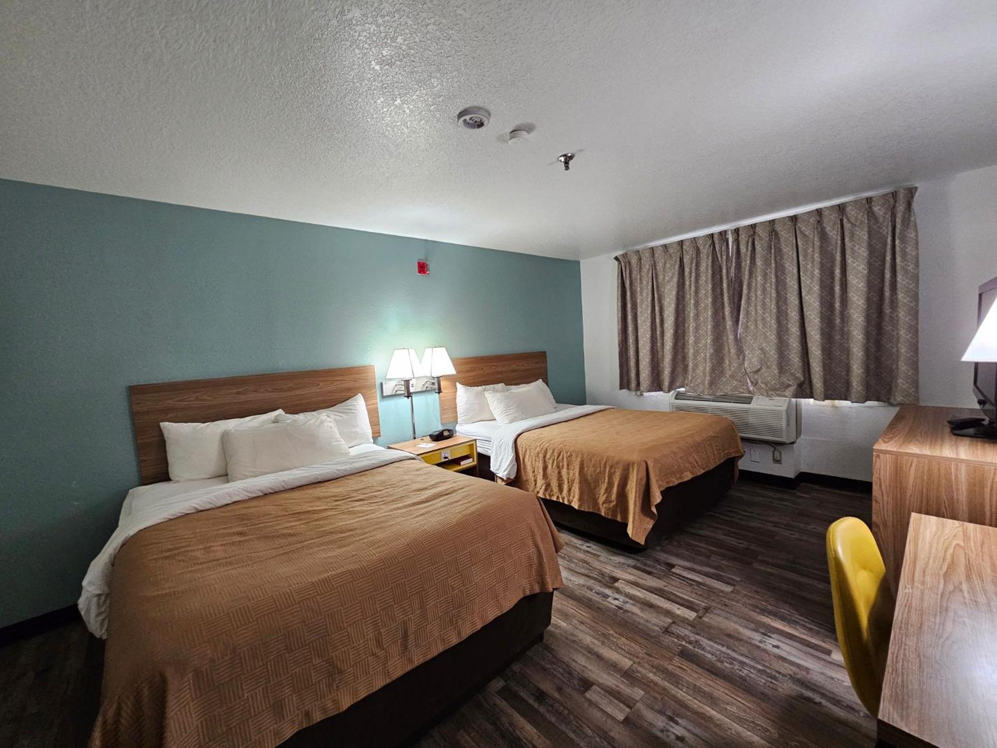 Queen Room with Two Queen Beds - Non-Smoking
