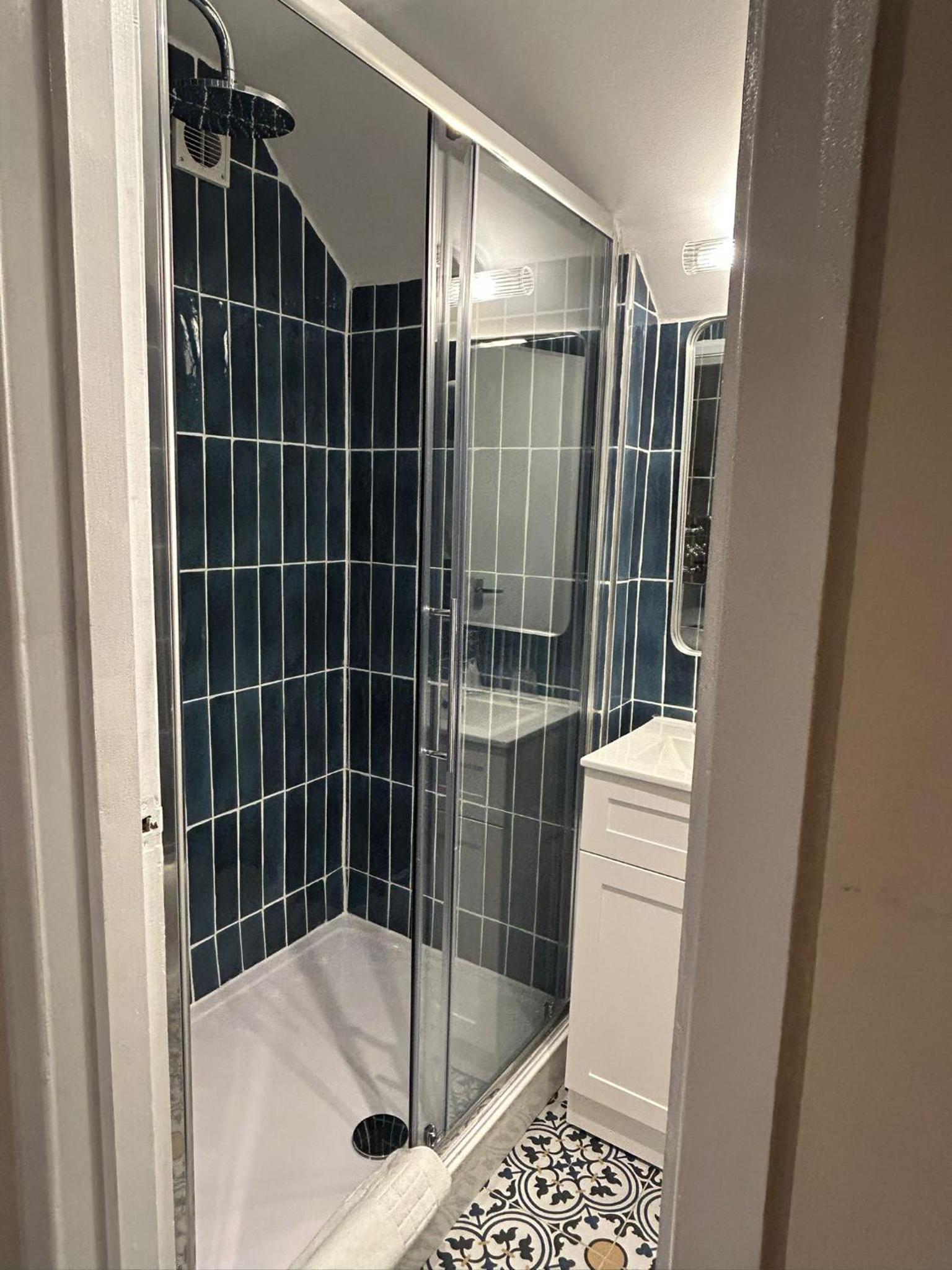 Standard Twin Room - Photo 1