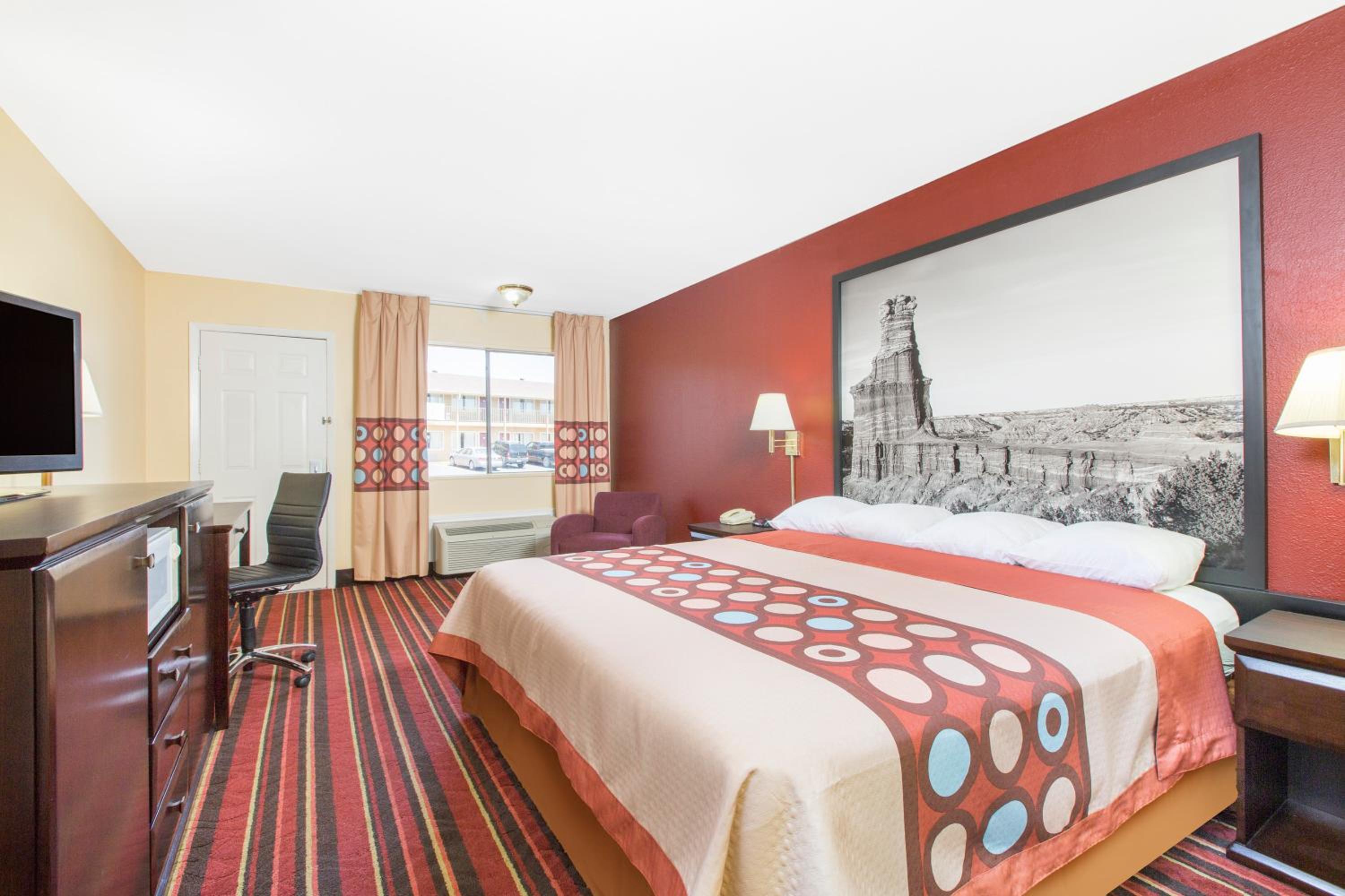 King Room - Non-Smoking - Photo 1