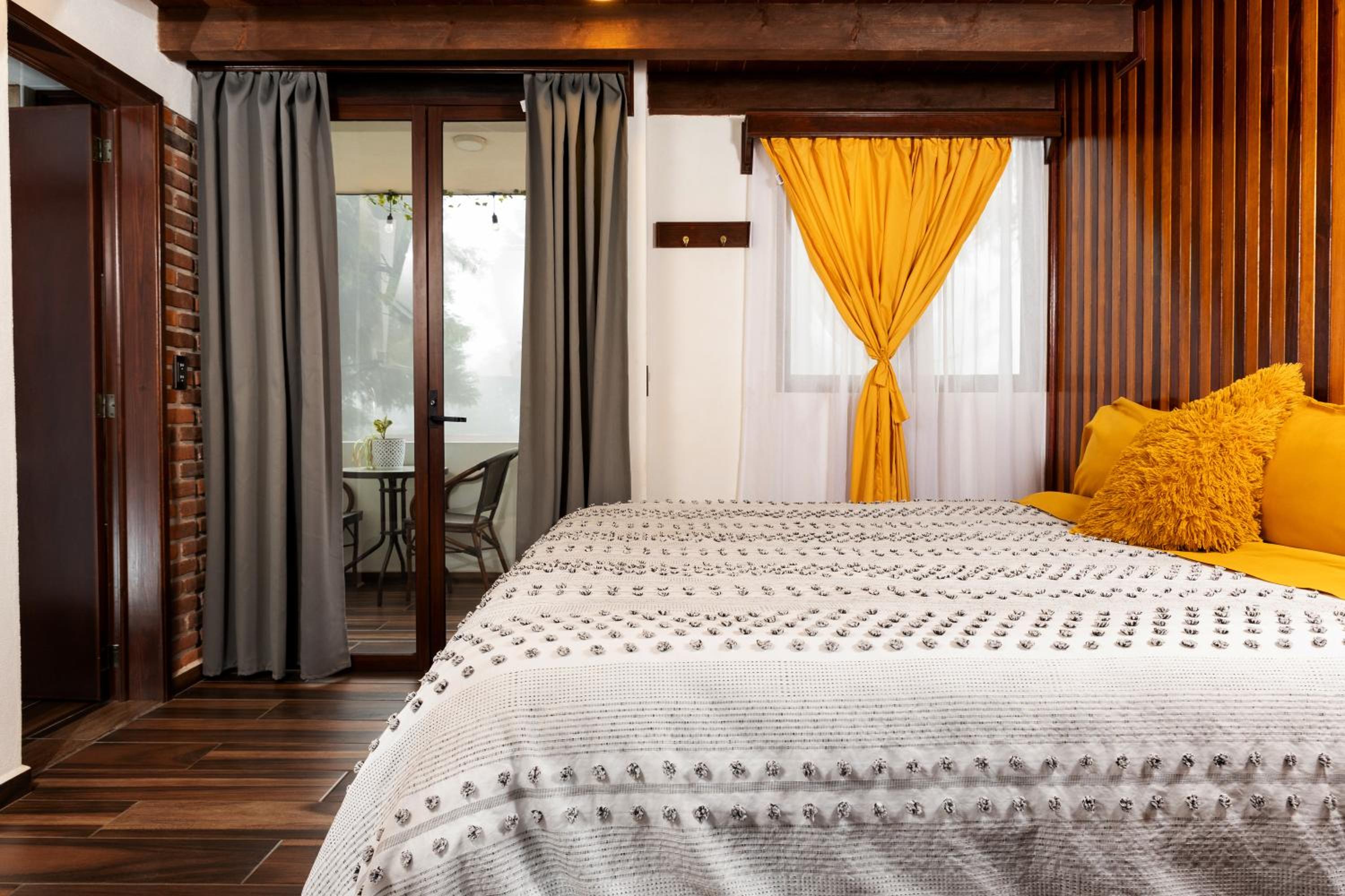 Deluxe Double or Twin Room with Garden View