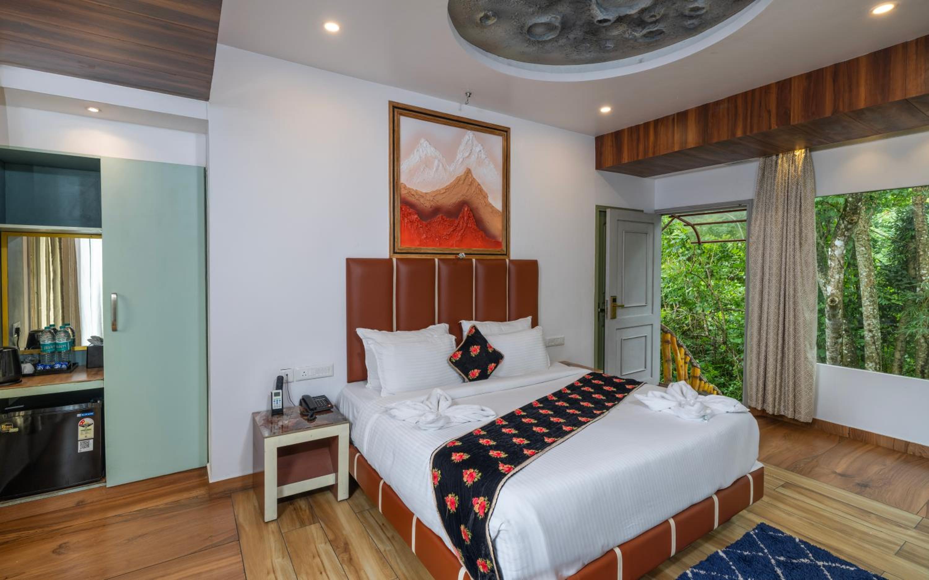Tree House AC with Complimentary Adventure Activities and 100 Spread Breakfast photo 2