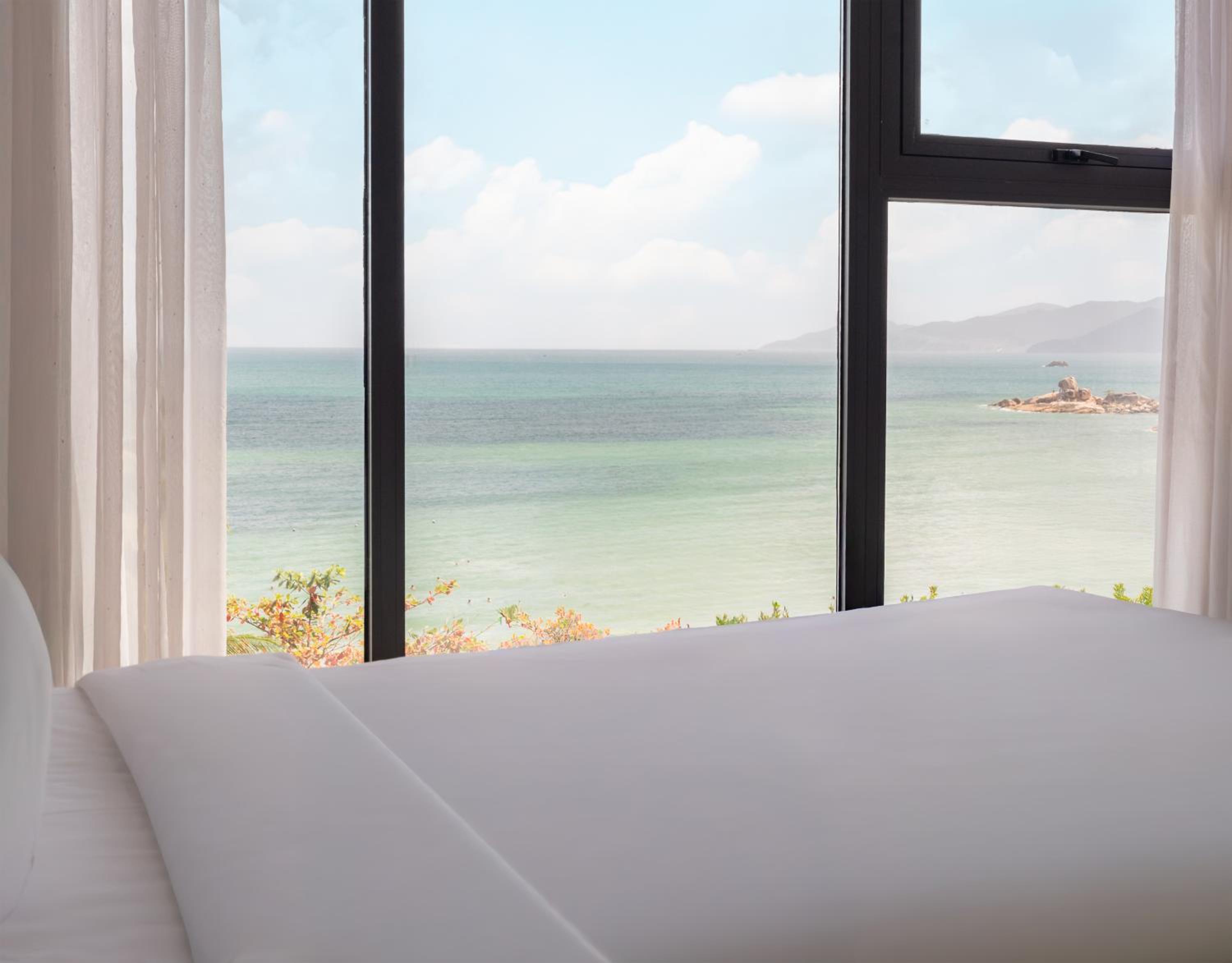 Superior Twin Room with Sea View - Photo 2