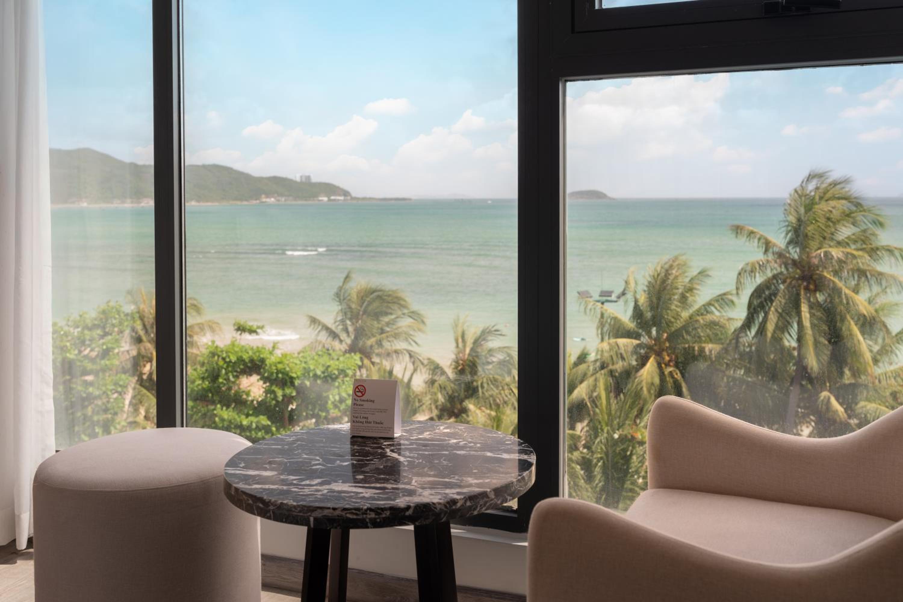 Superior Twin Room with Sea View - Photo 9