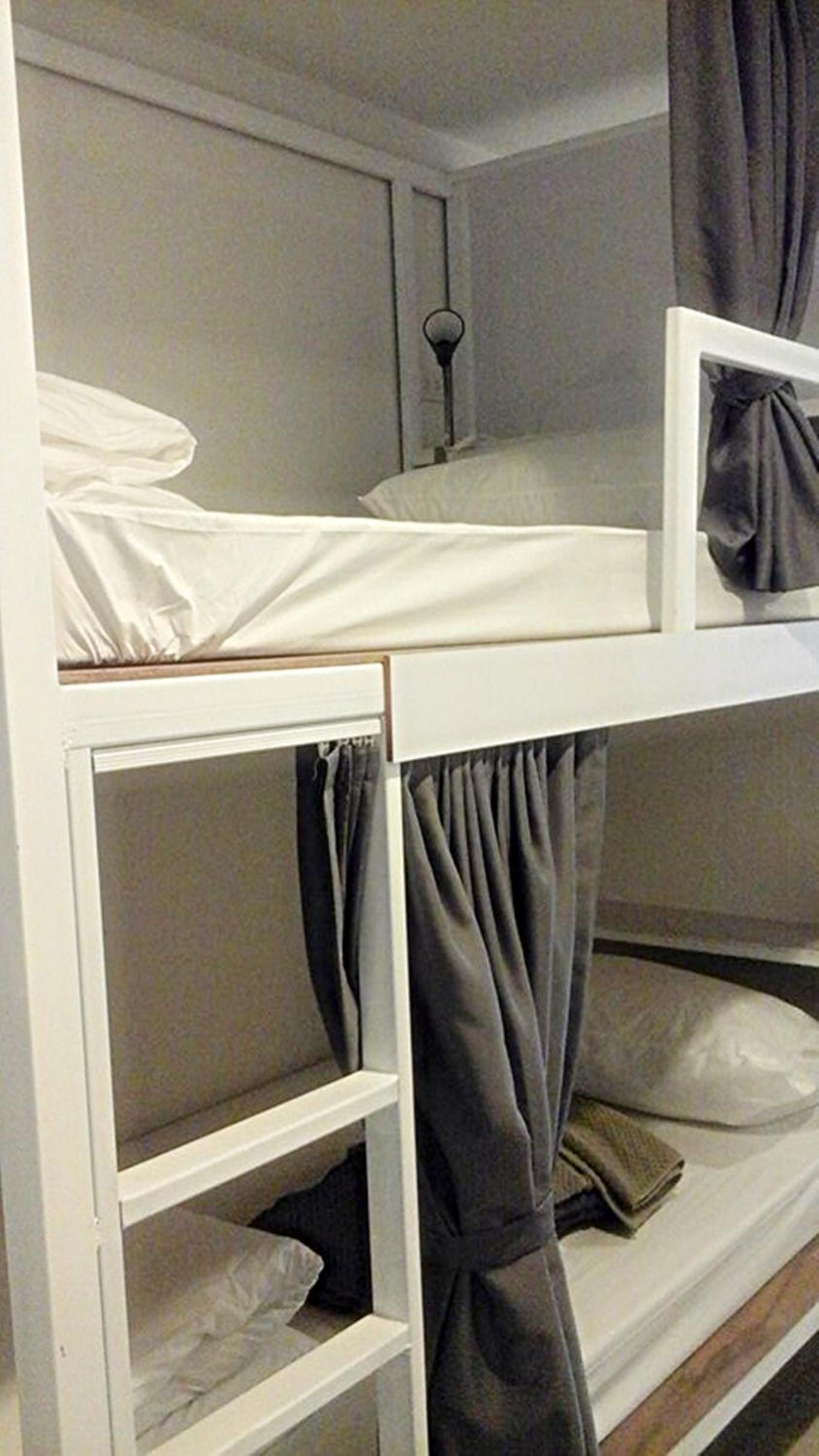 Bed in 6-Bed Male Dormitory Room photo 3