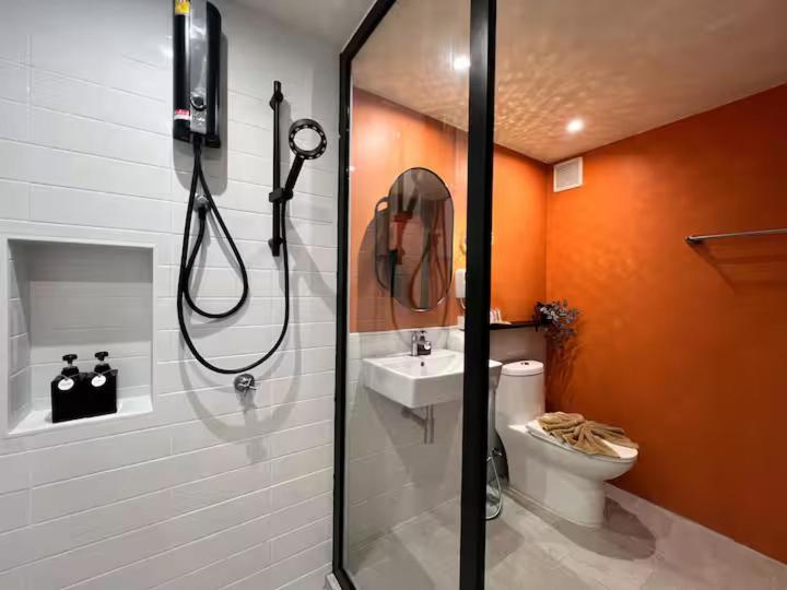 Deluxe King Room photo 1