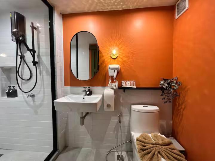 Deluxe King Room photo 2