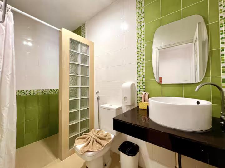 King Suite with Balcony photo 3