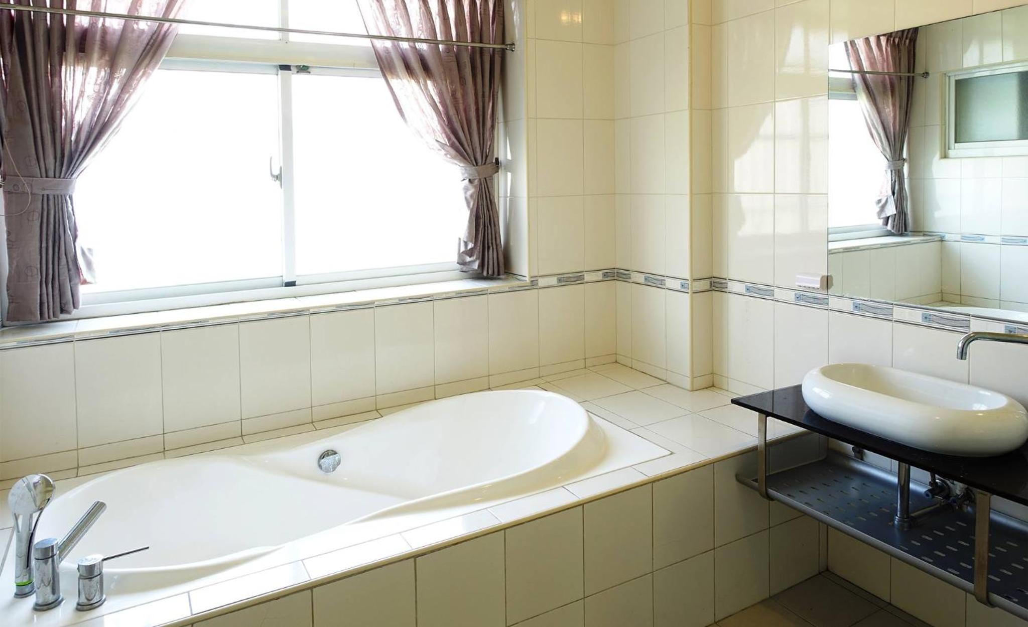 Quadruple Room With Shared Bathroom photo 2