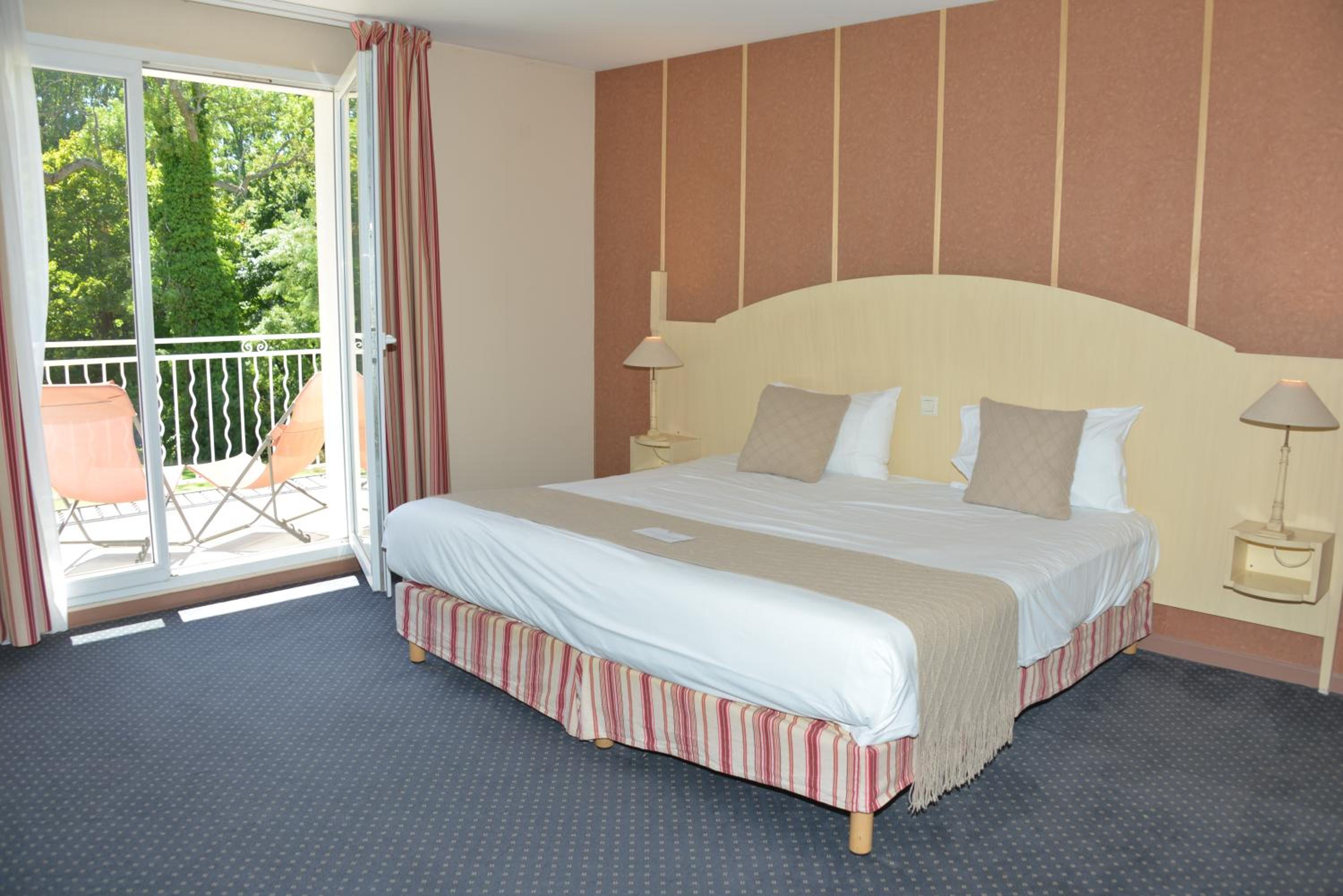 Standard King Room - Non-Smoking  - Photo 4