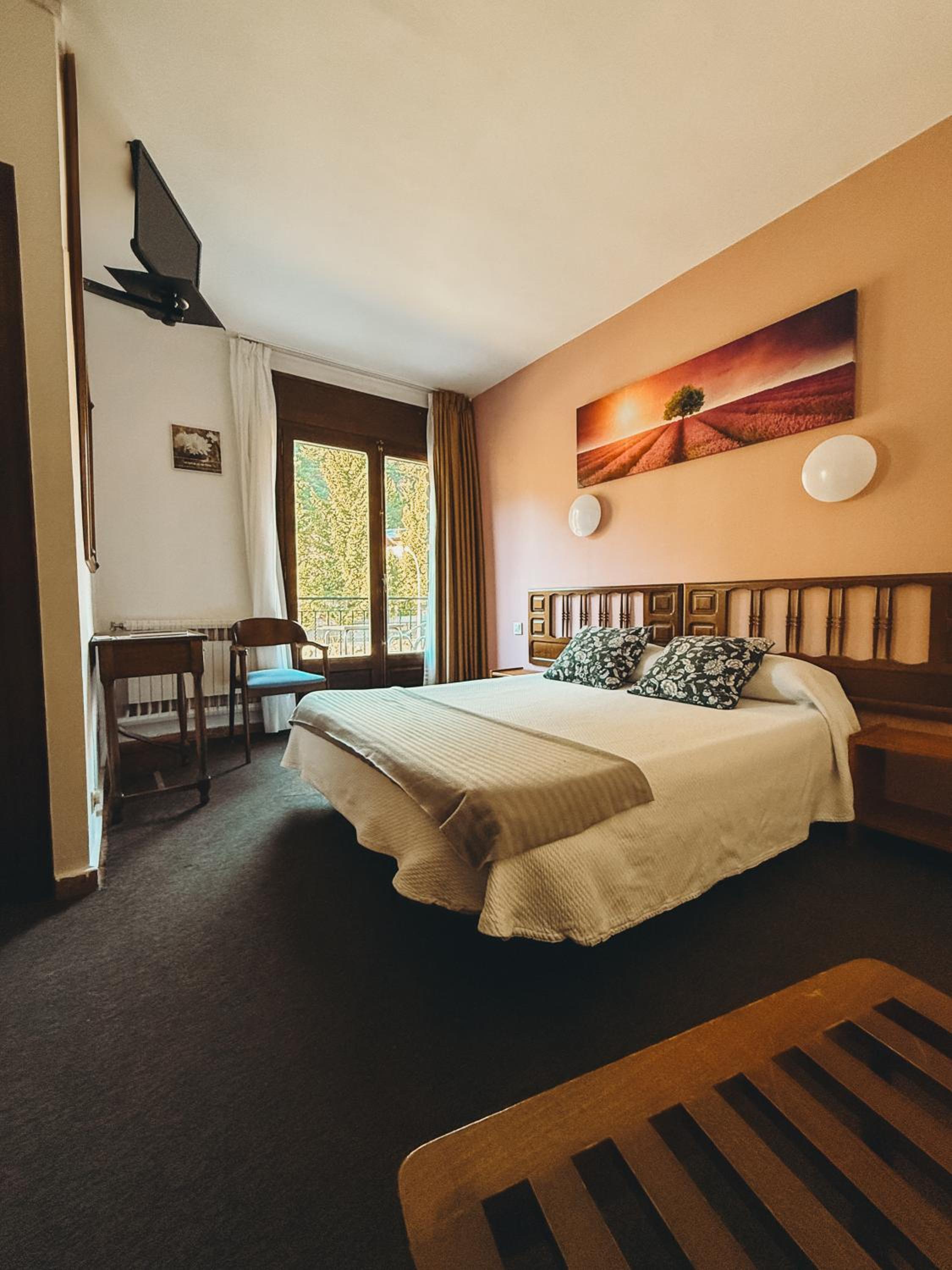 Double or Twin Room with Balcony photo 3