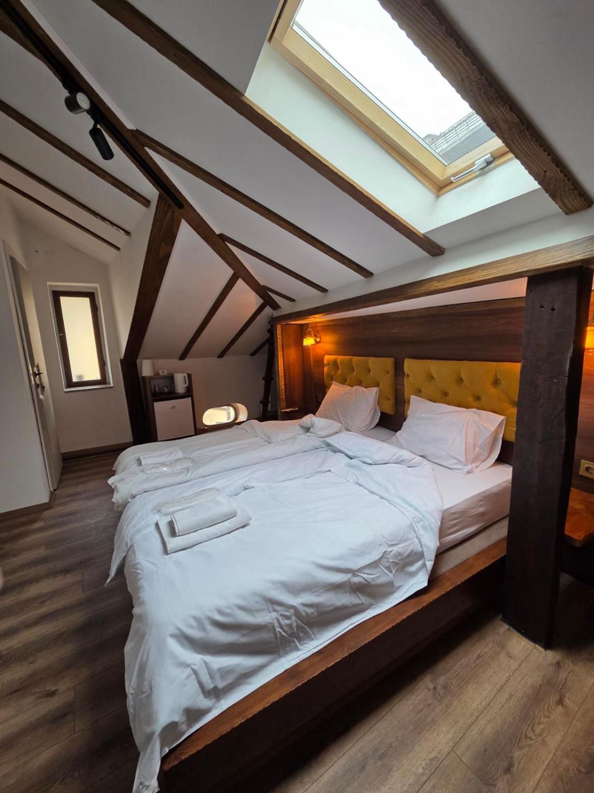 Double or Twin Room with Balcony photo 2