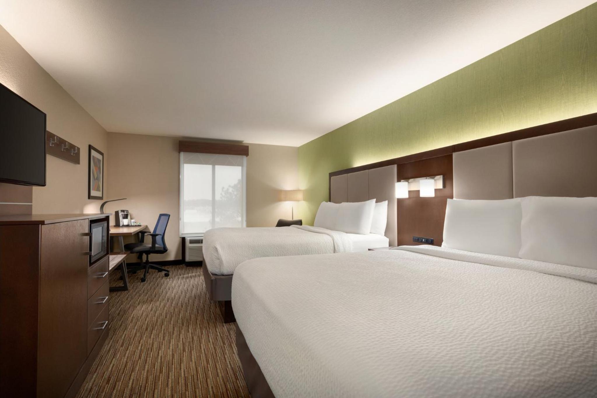 Standard Room with Two Queen Beds