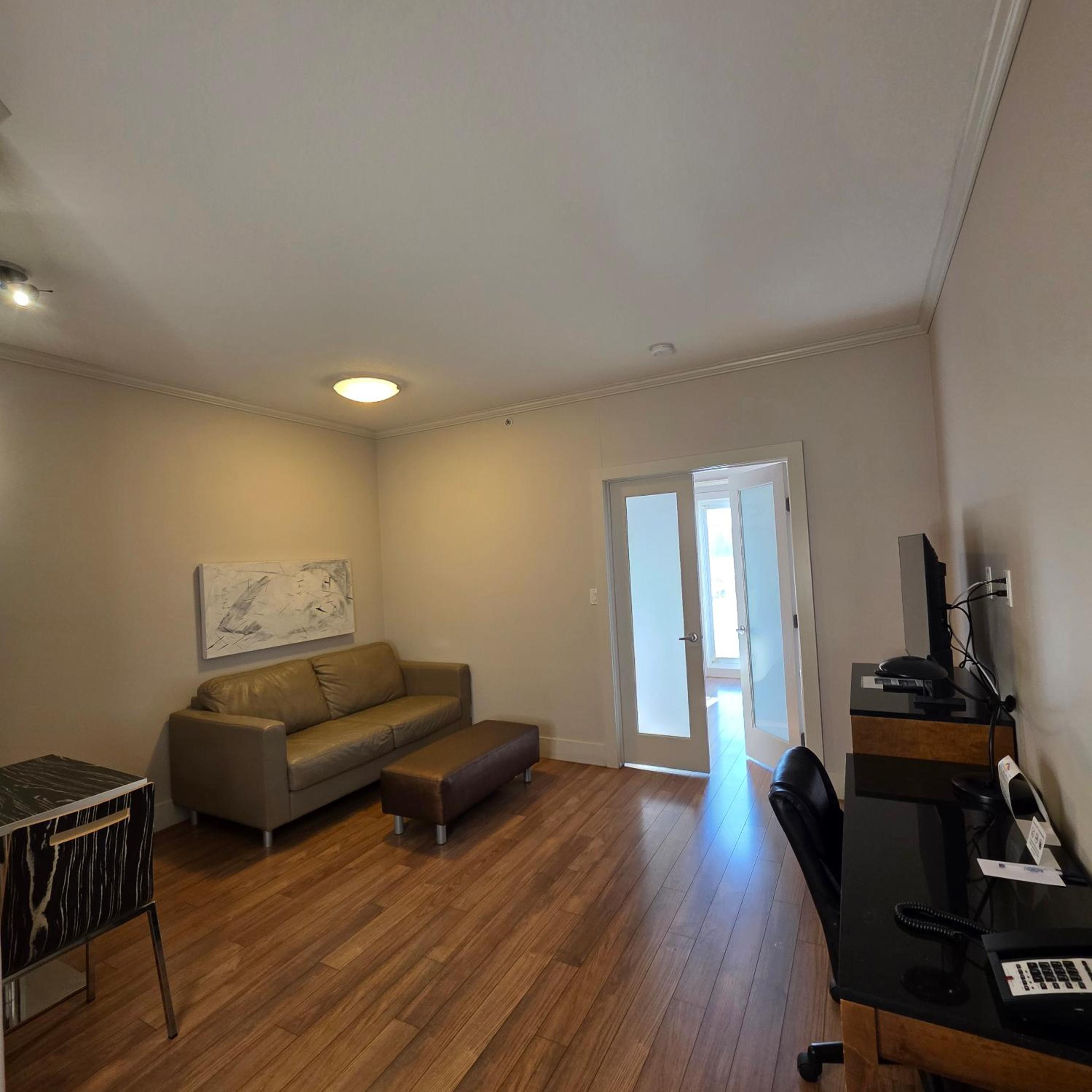 Two-Bedroom Deluxe Suite with Two Queen Beds - Non-Smoking - Photo 3