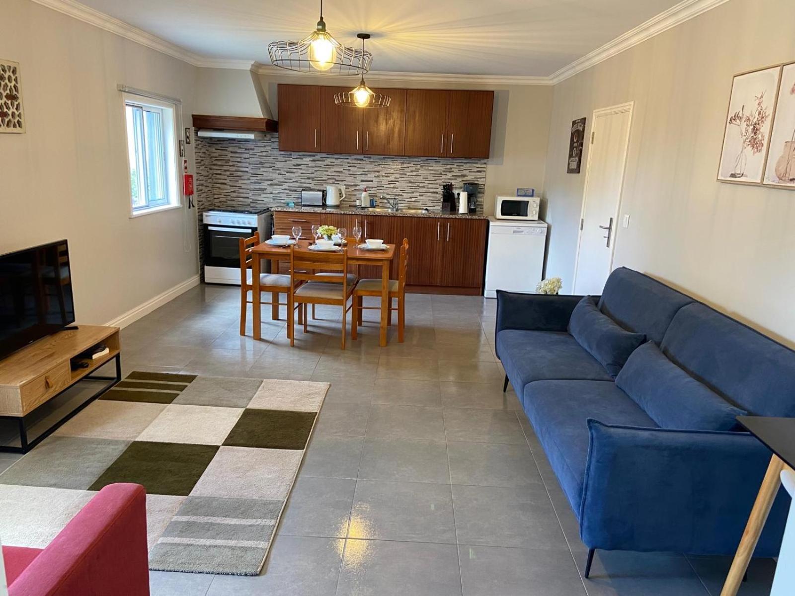Two-Bedroom House - Photo 11
