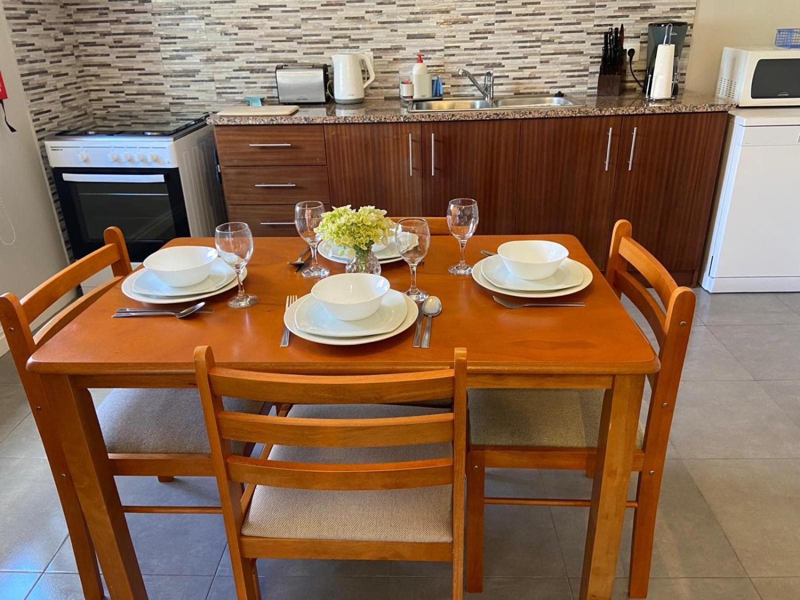 Two-Bedroom House - Photo 9