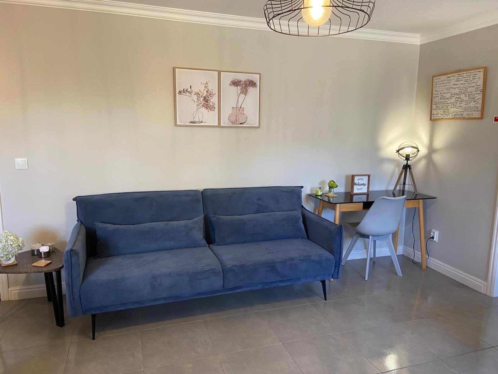 Two-Bedroom House - Photo 8