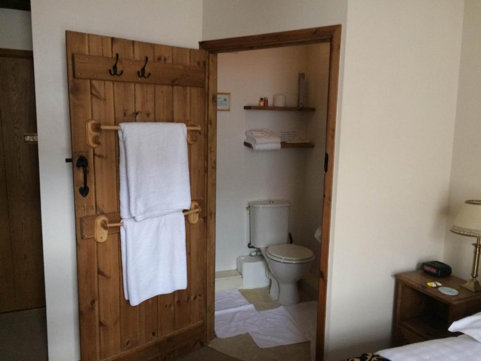 Double Room - Photo 9