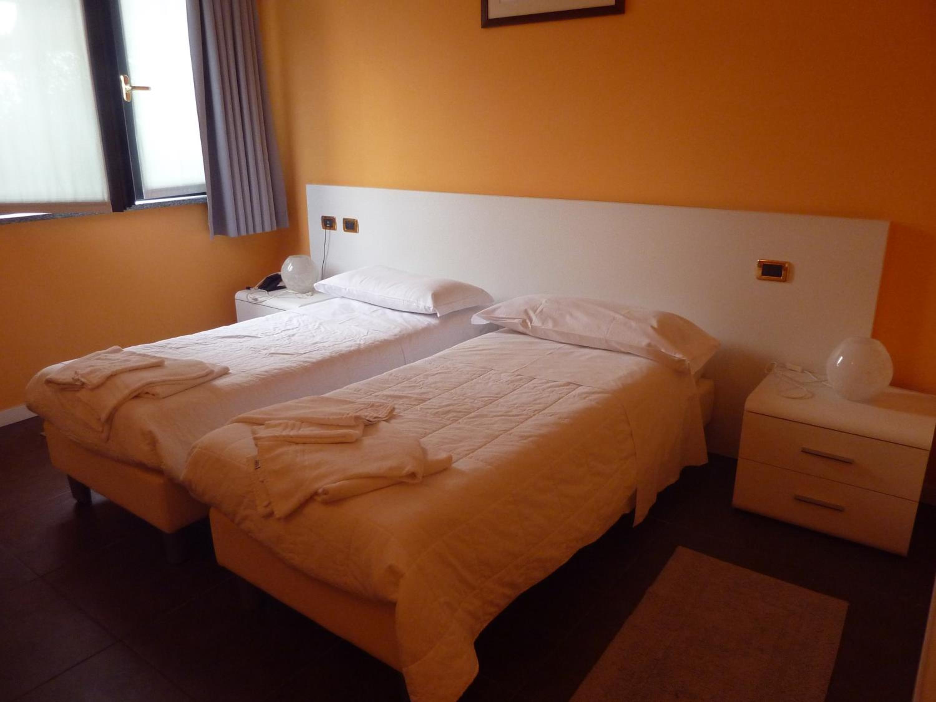 Double or Twin Room - Photo 3