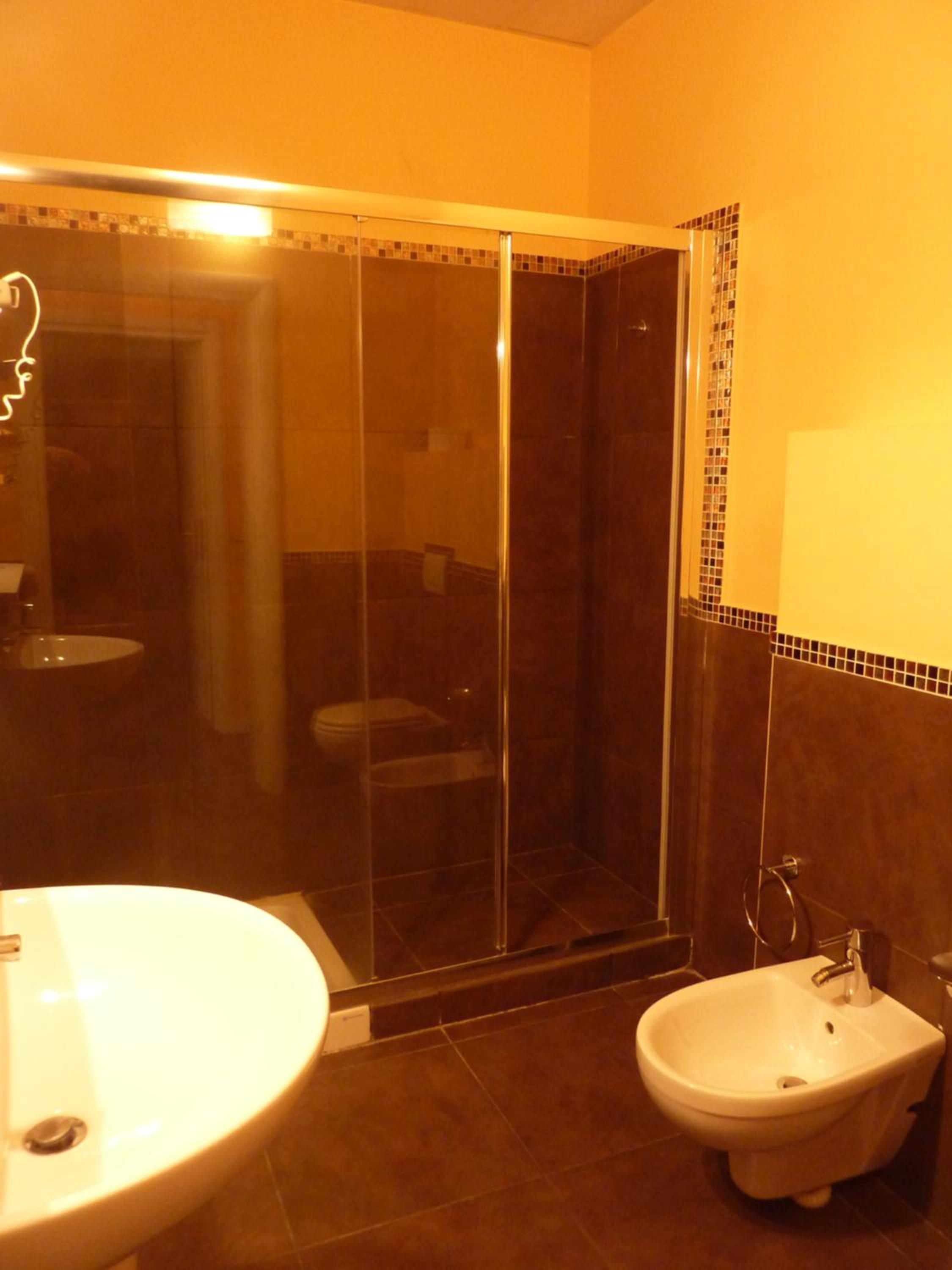 Double or Twin Room - Photo 2
