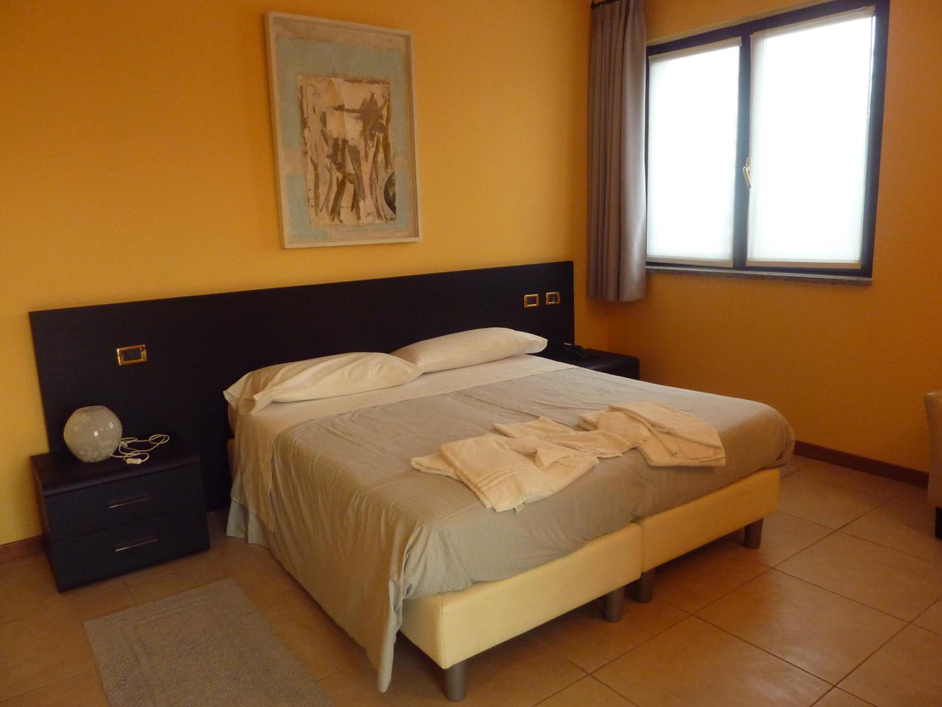 Double or Twin Room - Photo 7