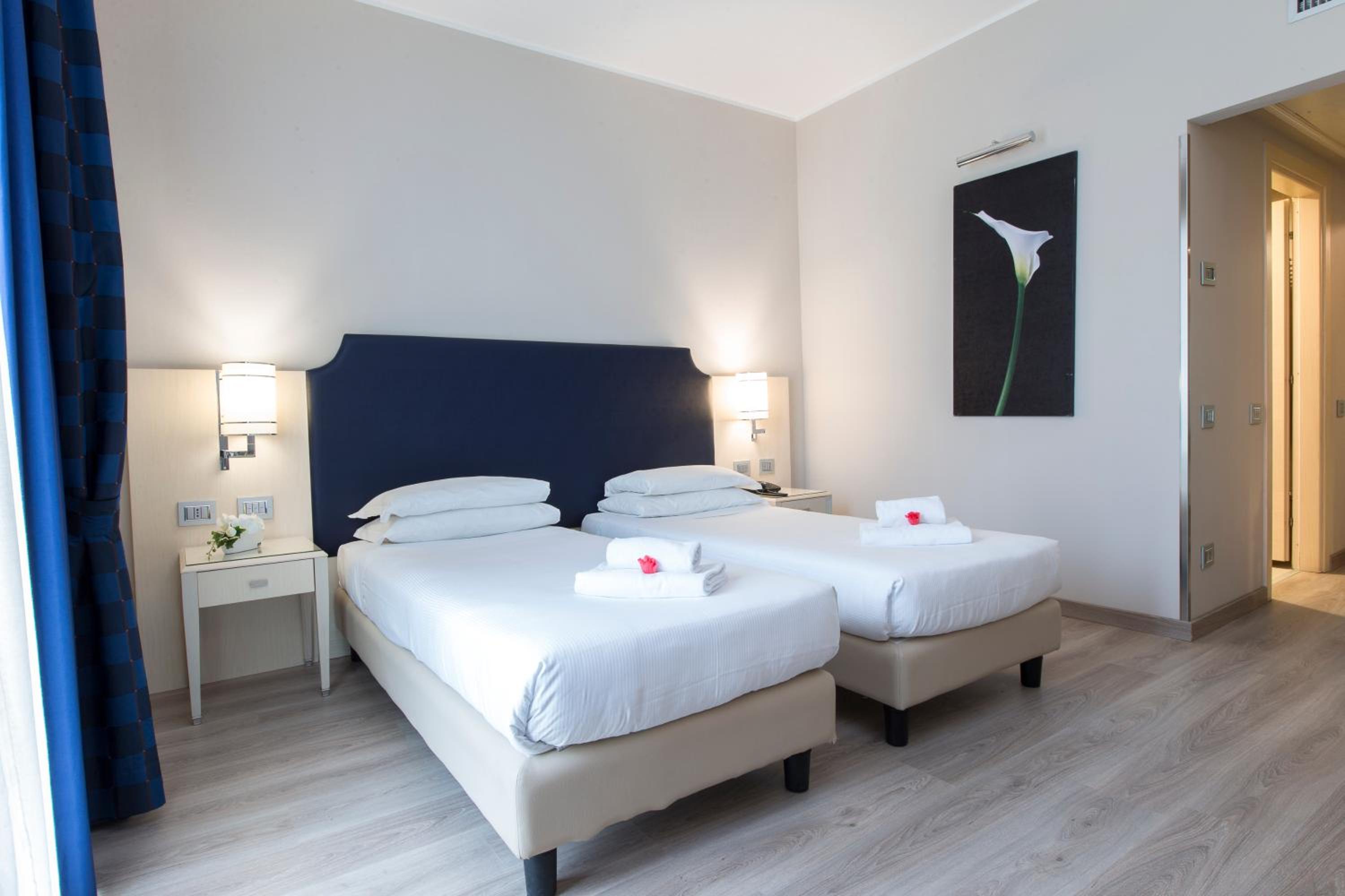 Classic Twin Room - Photo 2