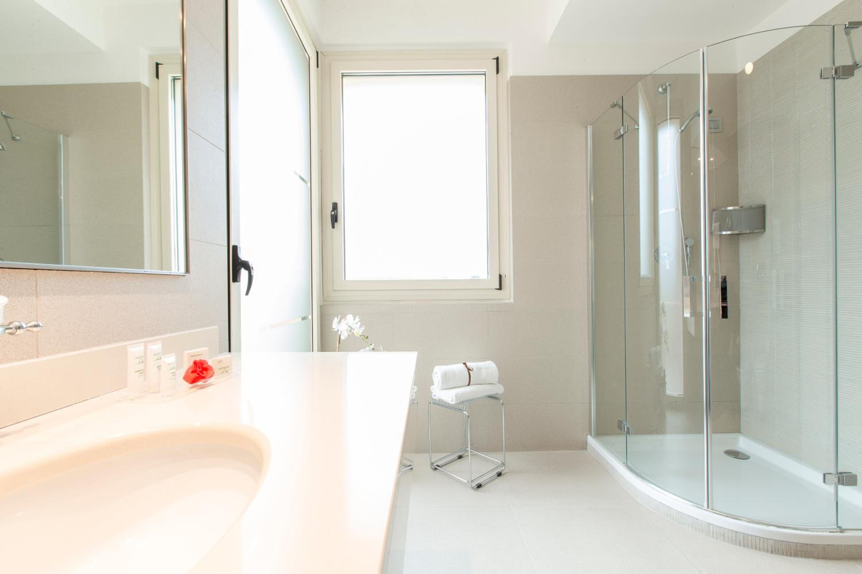 Suite - Photo 6