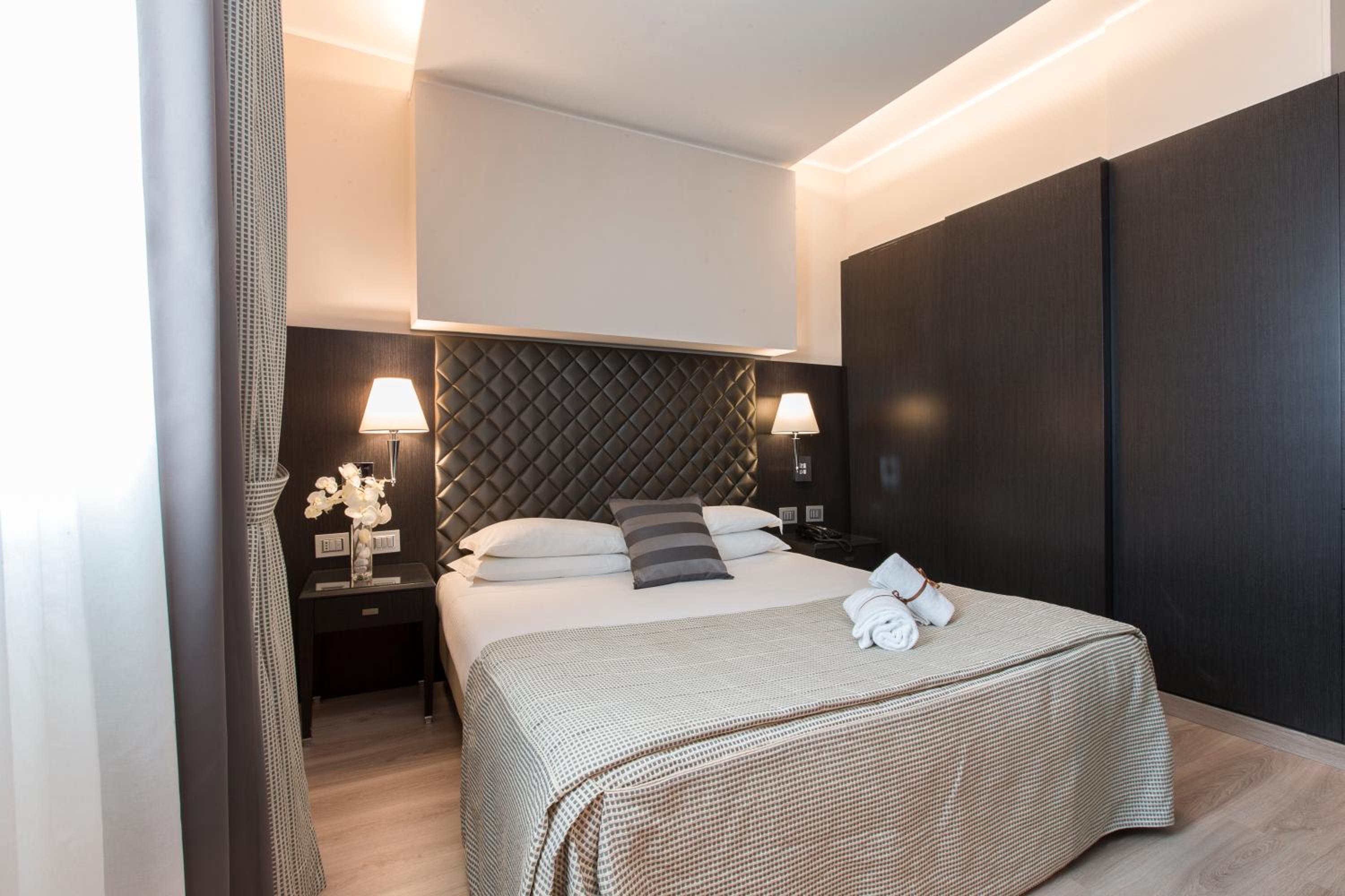 Suite - Photo 3