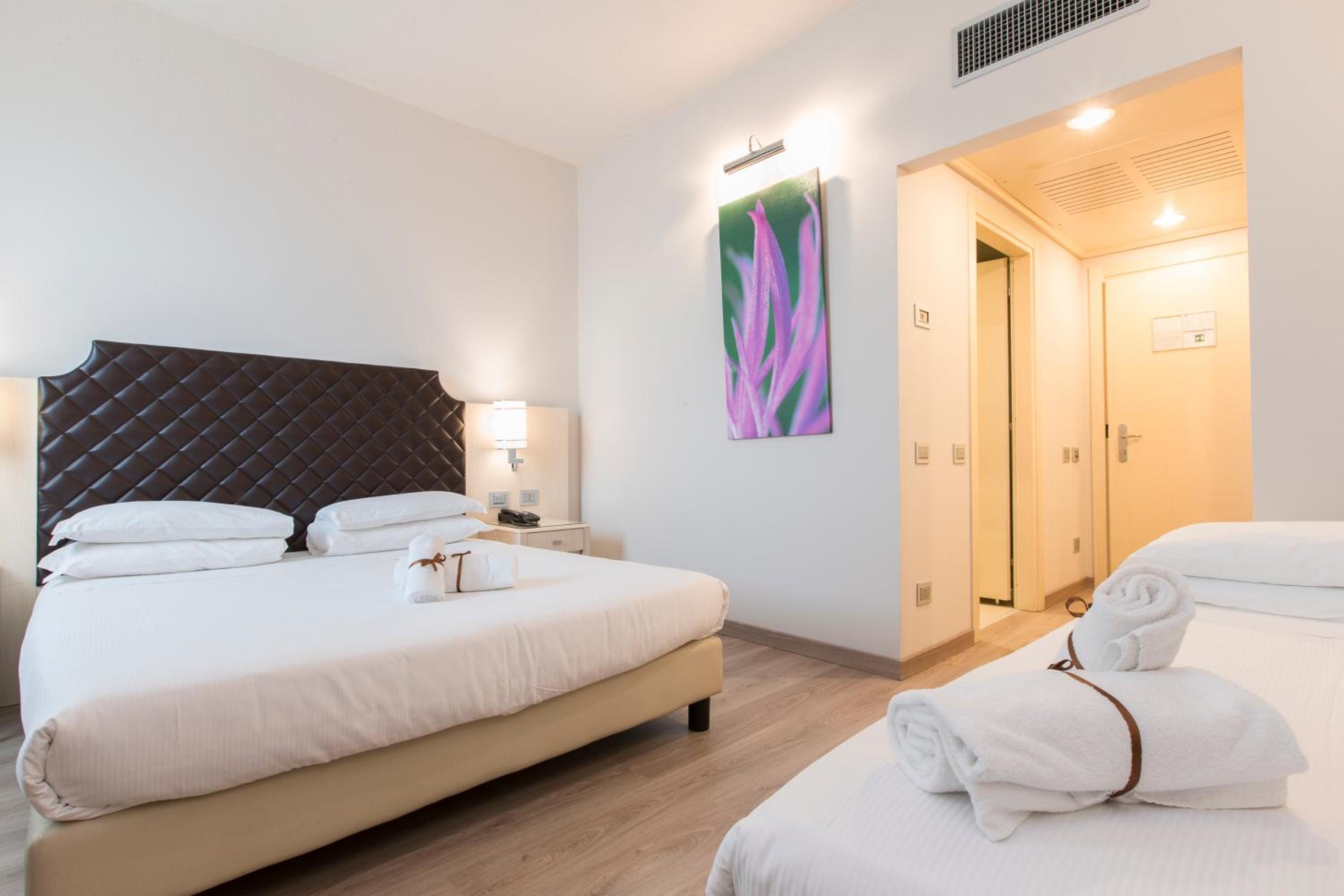Classic Triple Room - Photo 12