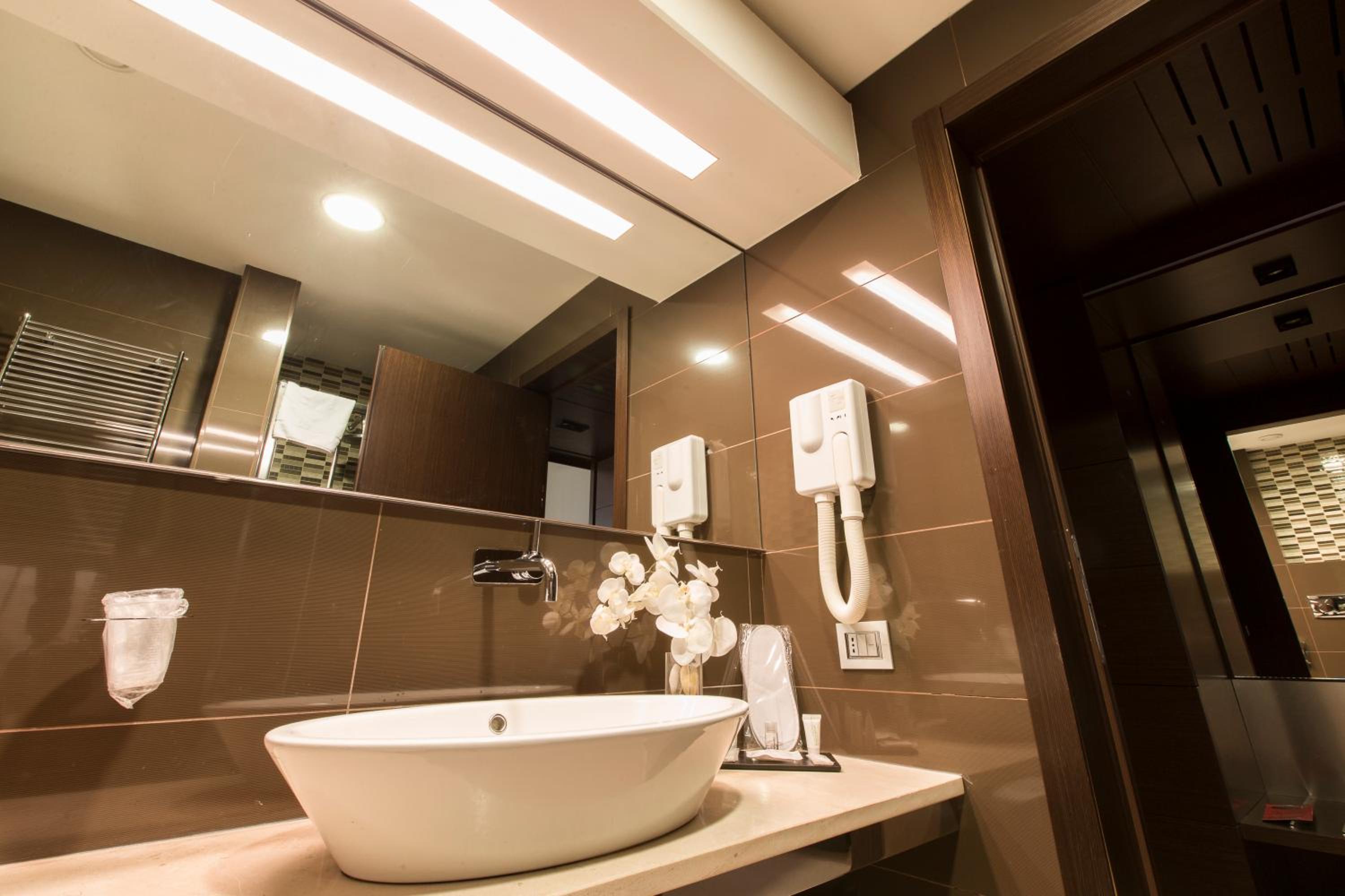 Double Room with Private Parking - Ground Floor - Photo 4