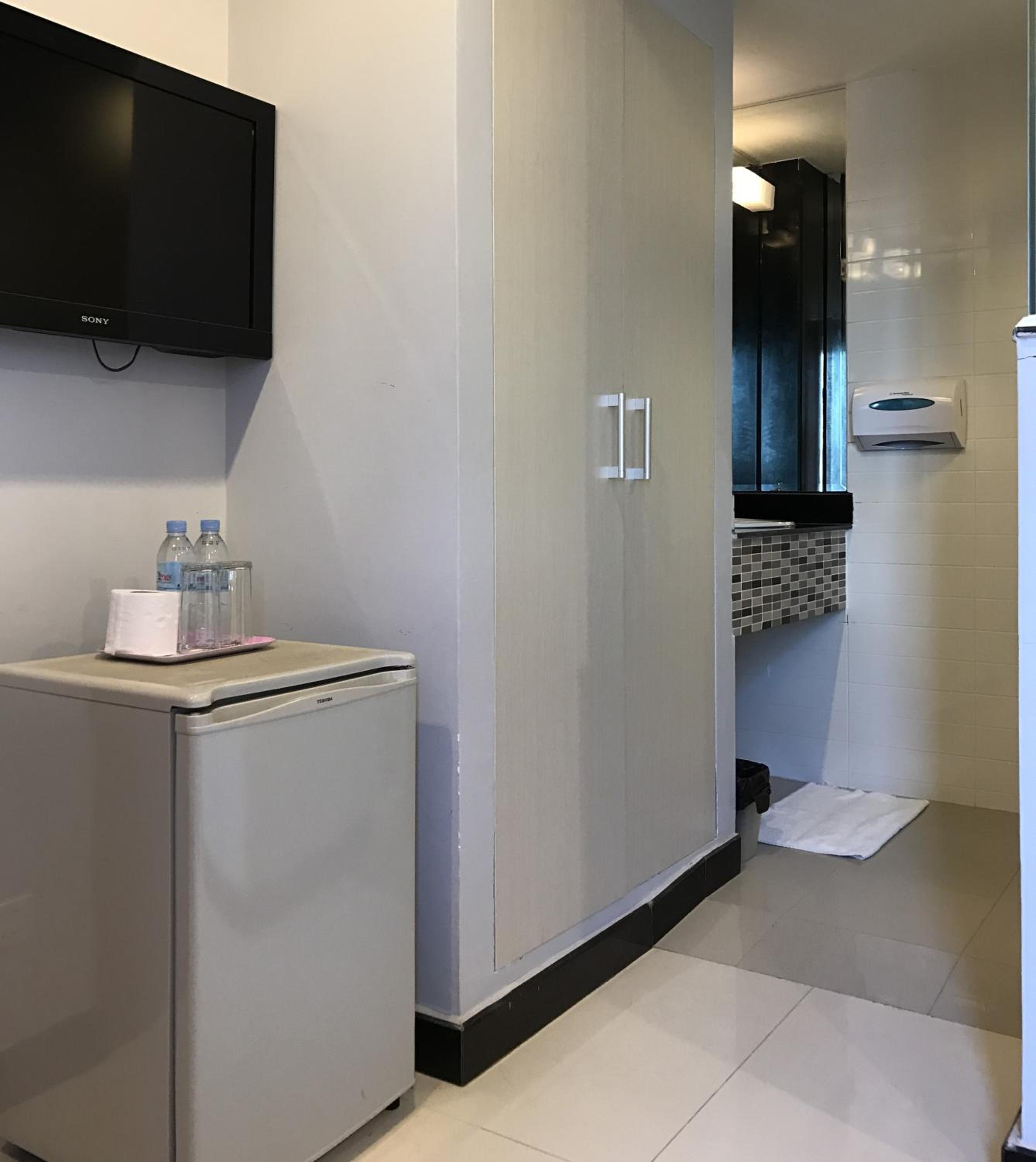 Double Room with Air-Conditioning - Photo 4
