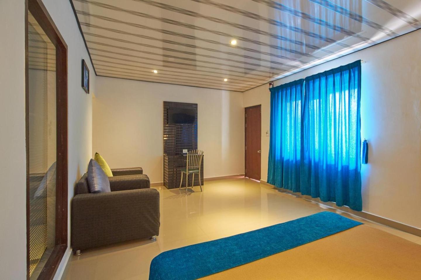 Deluxe Double Room With Balcony photo 2