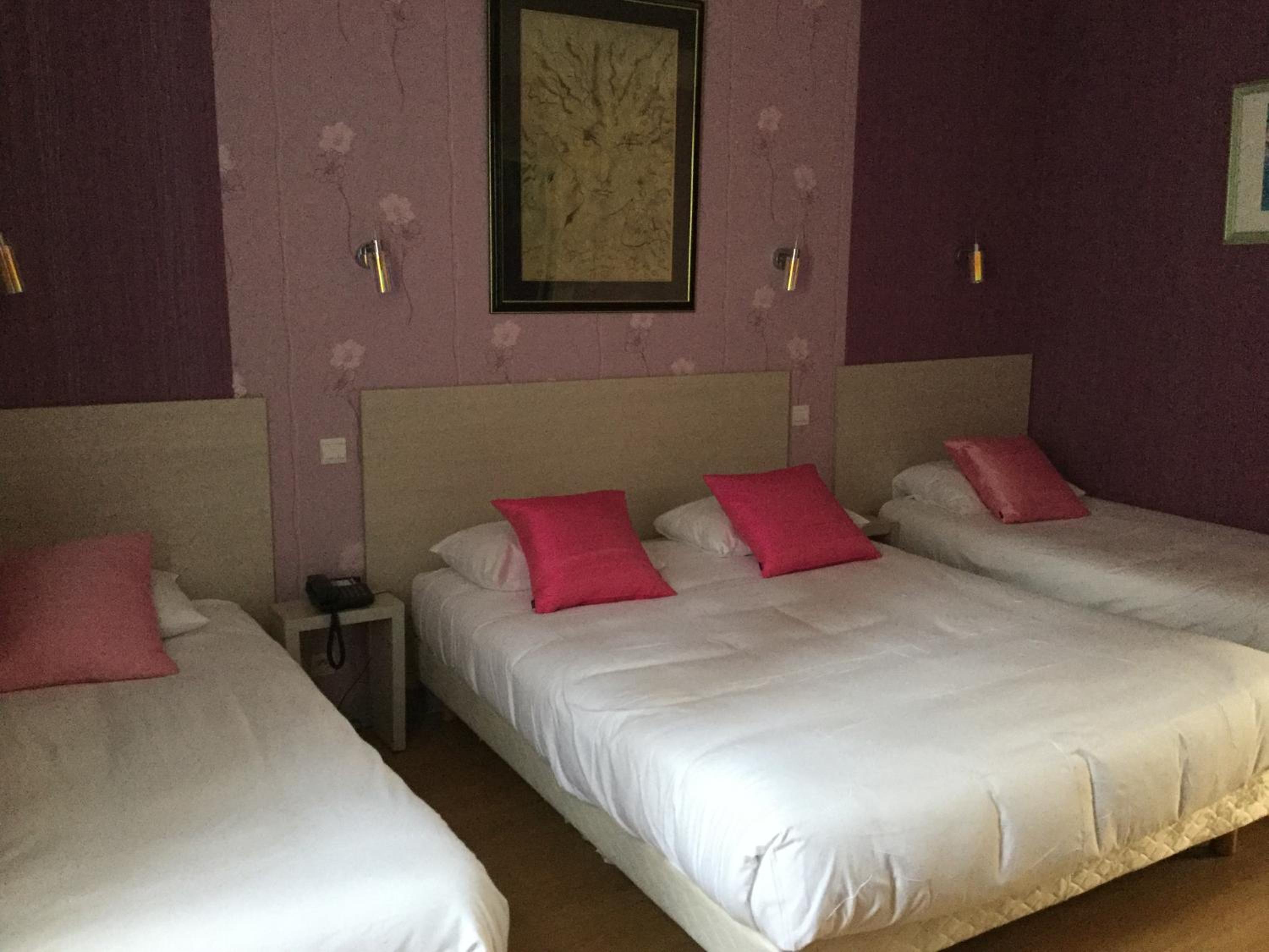 Quadruple Room - Photo 2