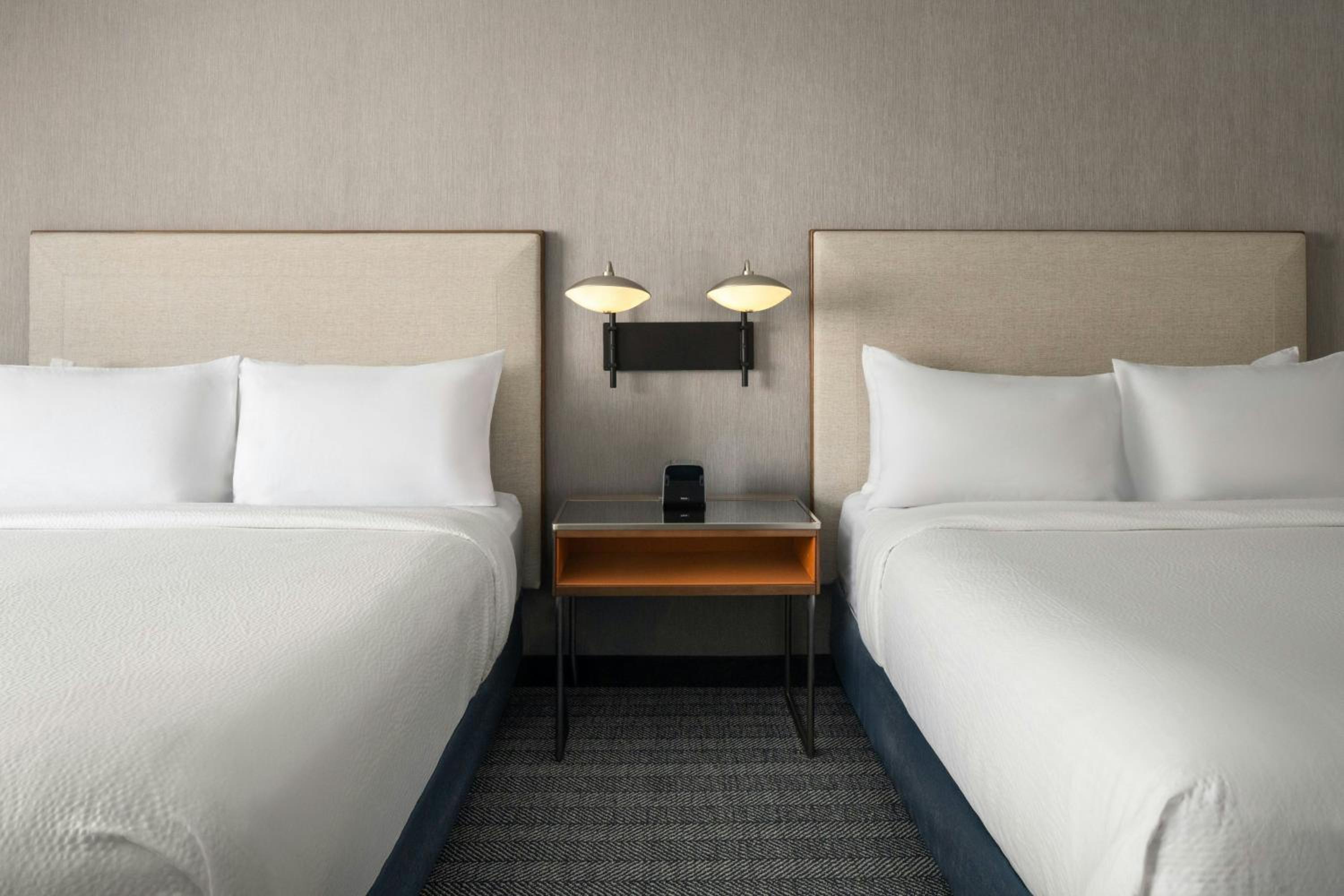 Queen Room with Two Queen Beds and Roll-In Shower - Mobility Access - Photo 9