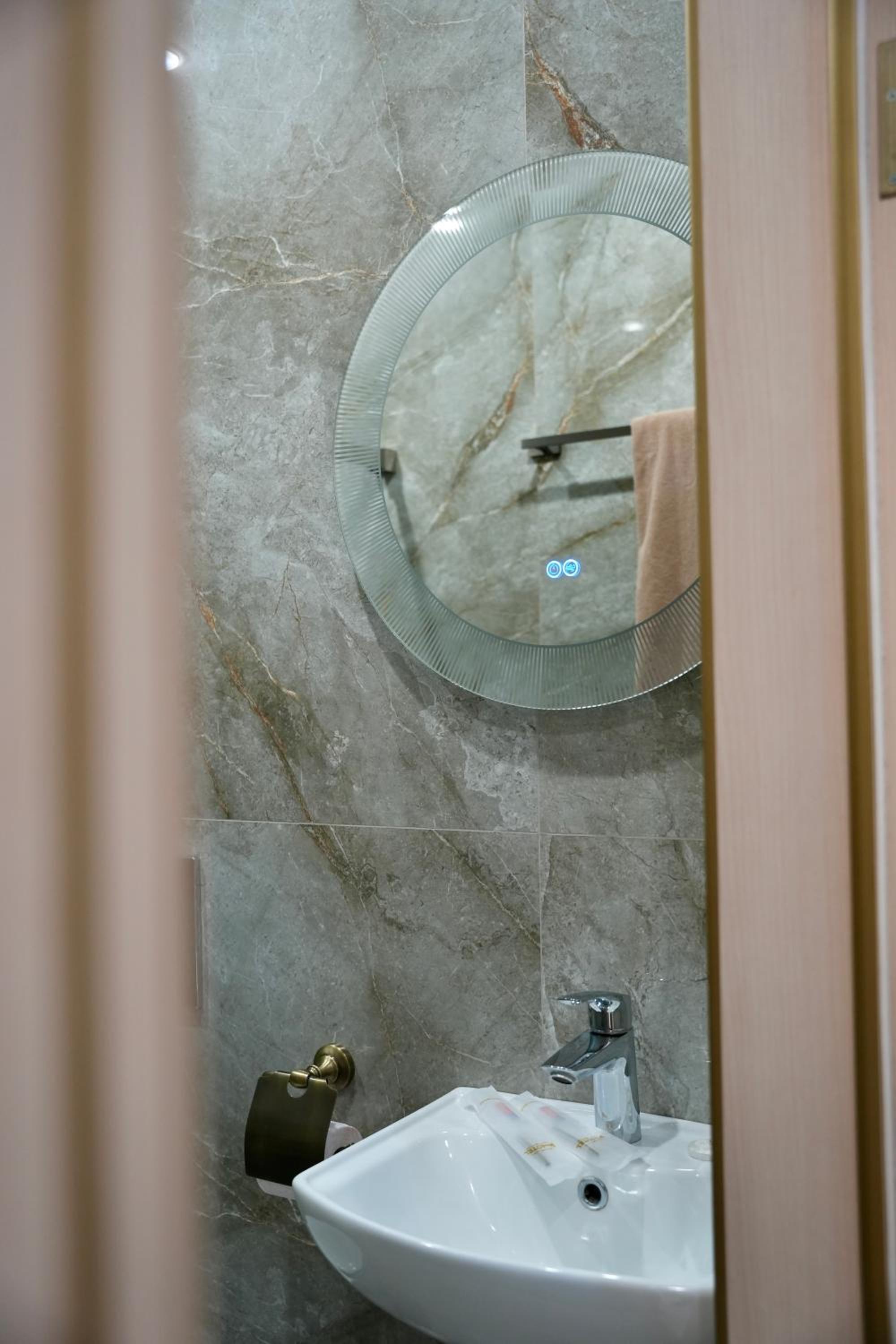 Standard Double or Twin Room photo 2