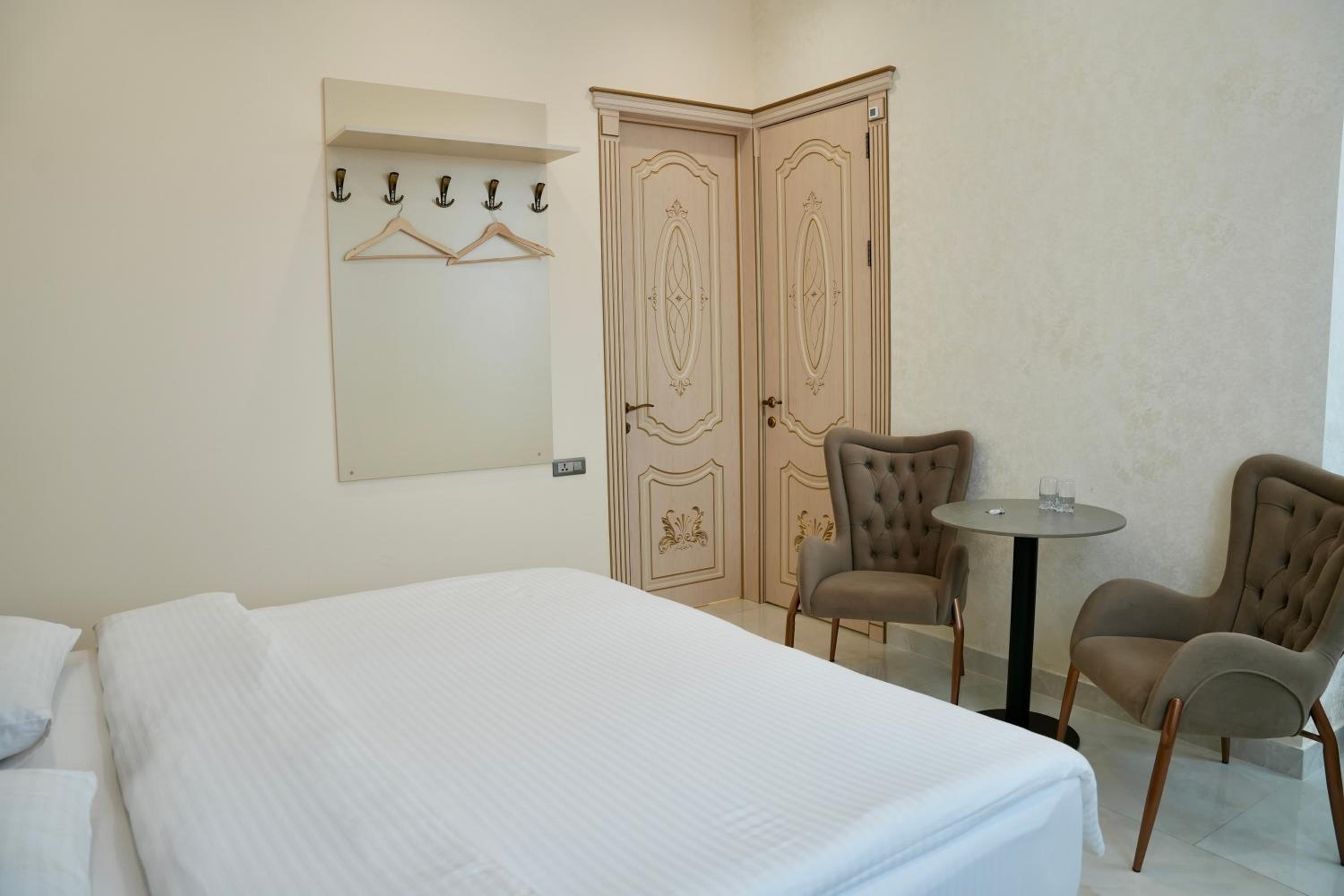 Standard Double or Twin Room photo 3