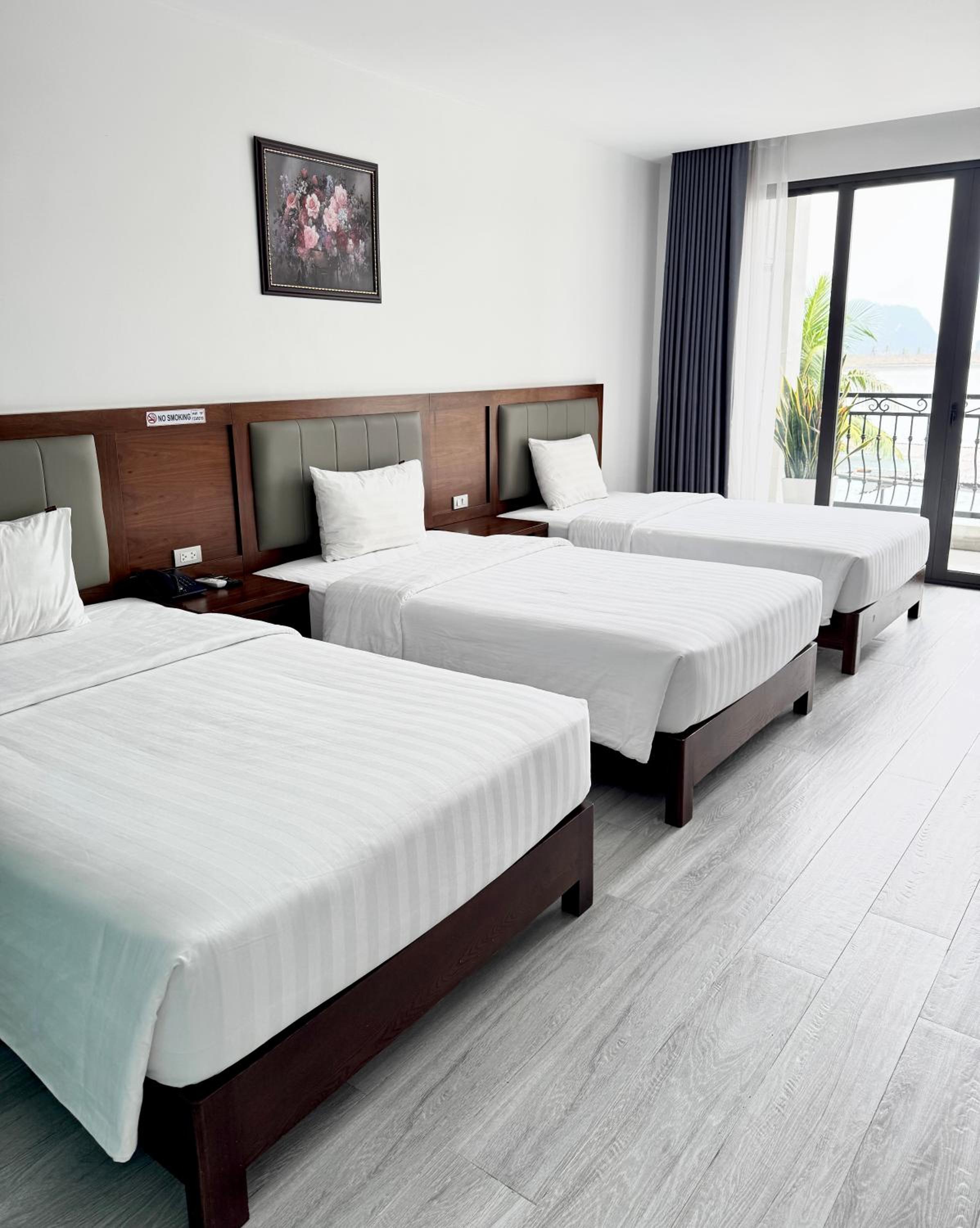 Superior Triple Room with Sea View photo 1
