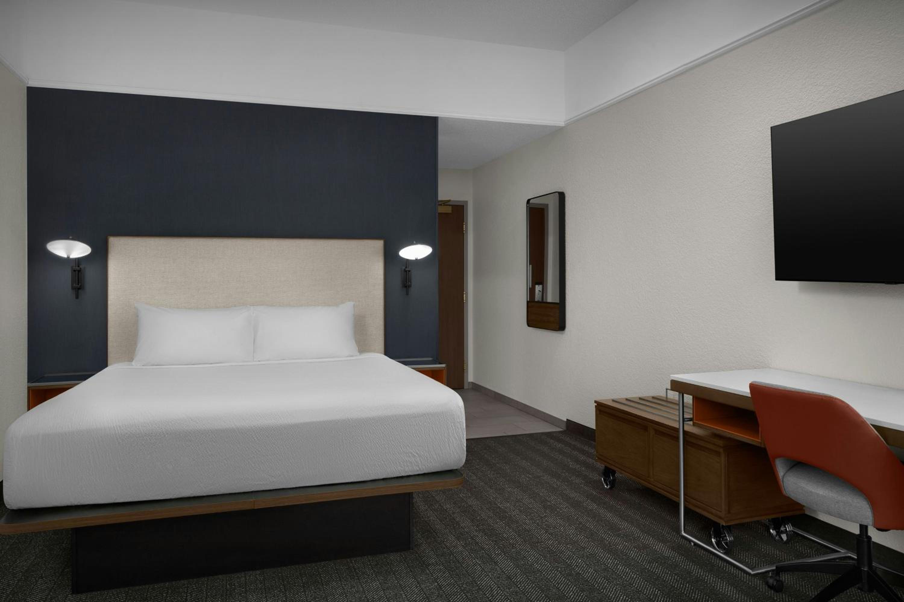 King Room with Sofa Bed - Hearing Accessible - Photo 1
